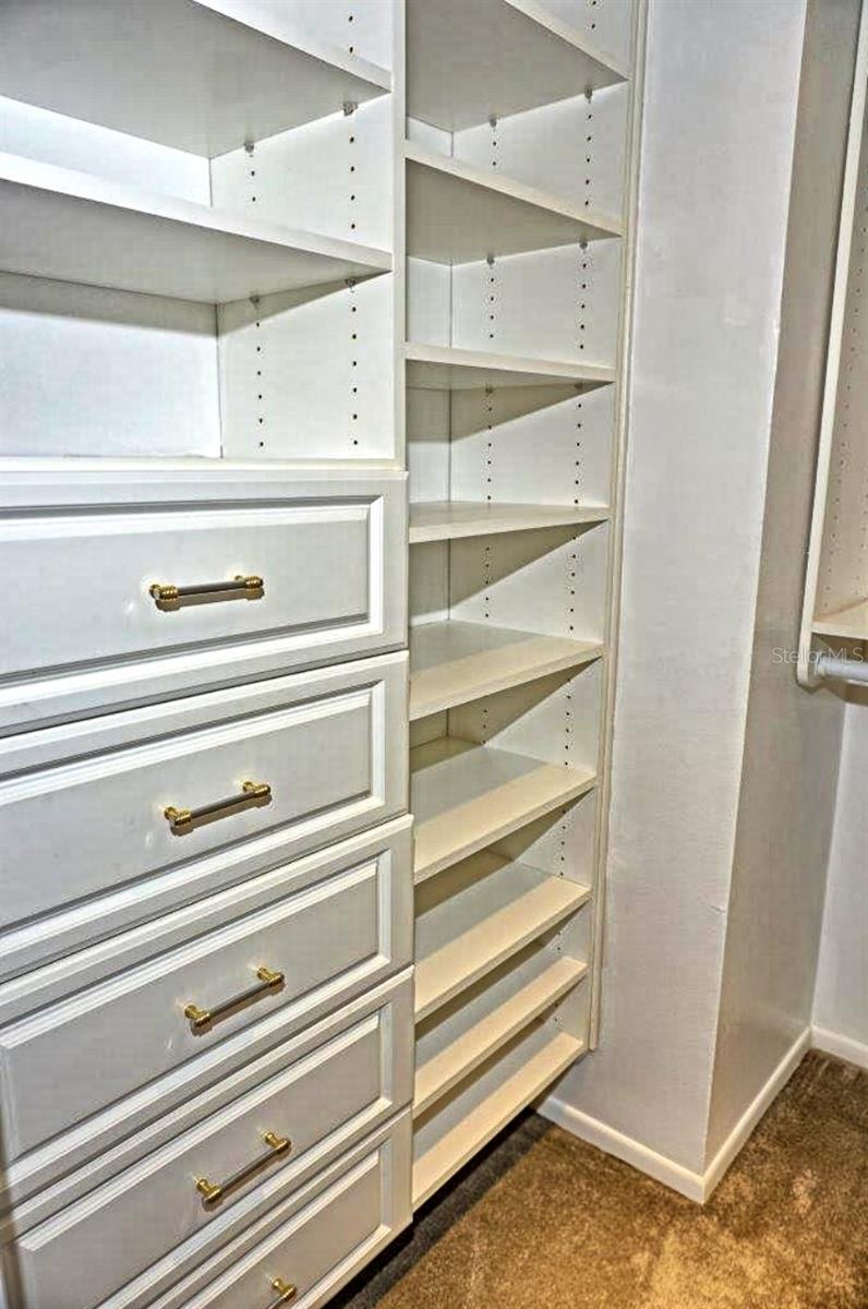 Image 27 of 35 For 1859 Mazo Manor U6