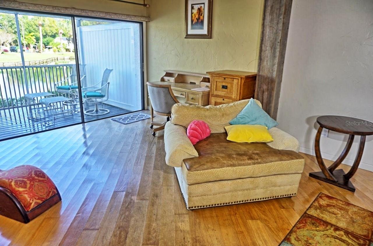 Image 3 of 35 For 1859 Mazo Manor U6