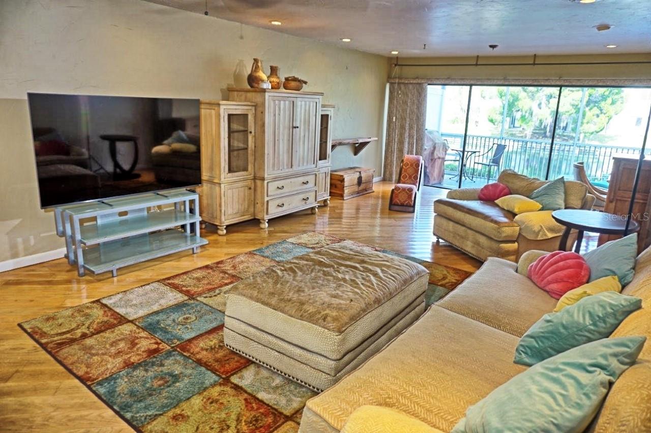 Image 9 of 35 For 1859 Mazo Manor U6