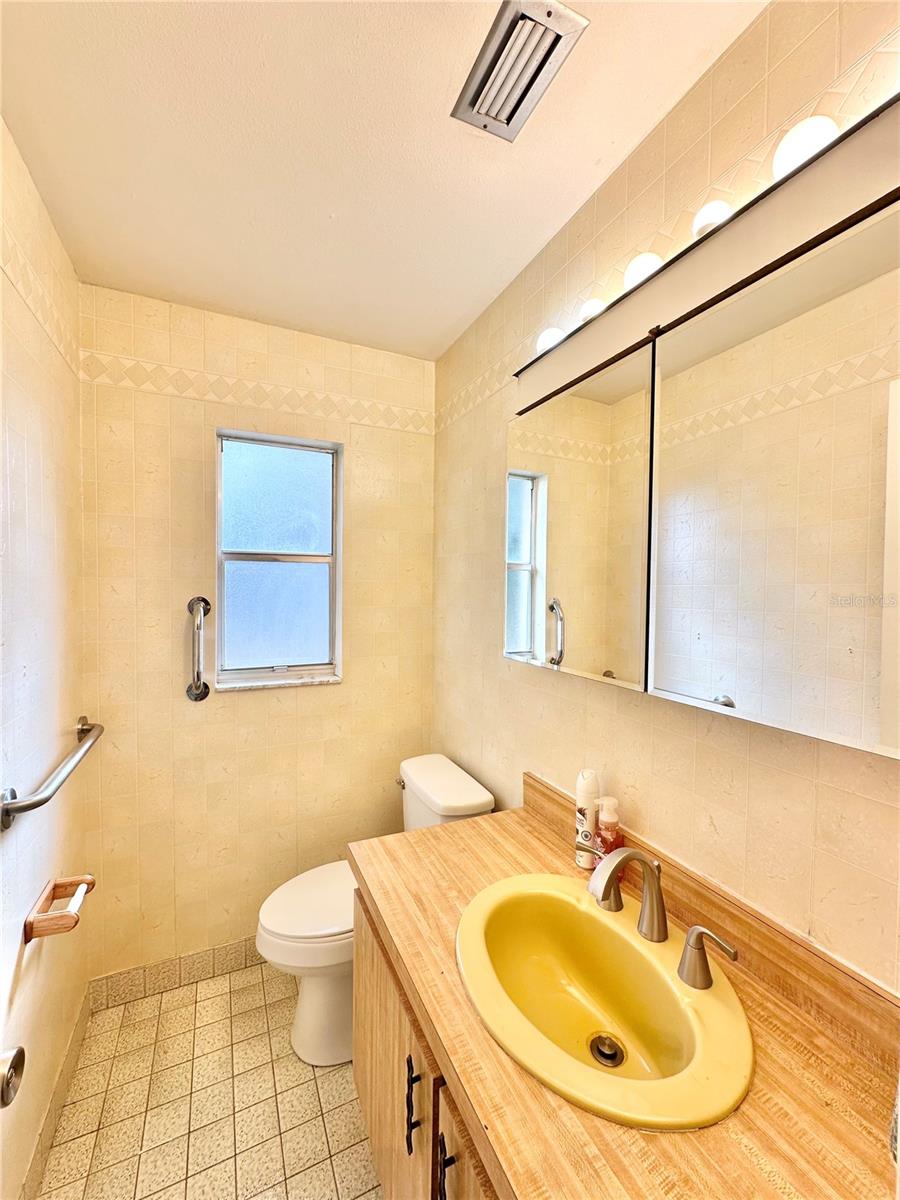 Image 16 of 50 For 7414 Acorn Circle