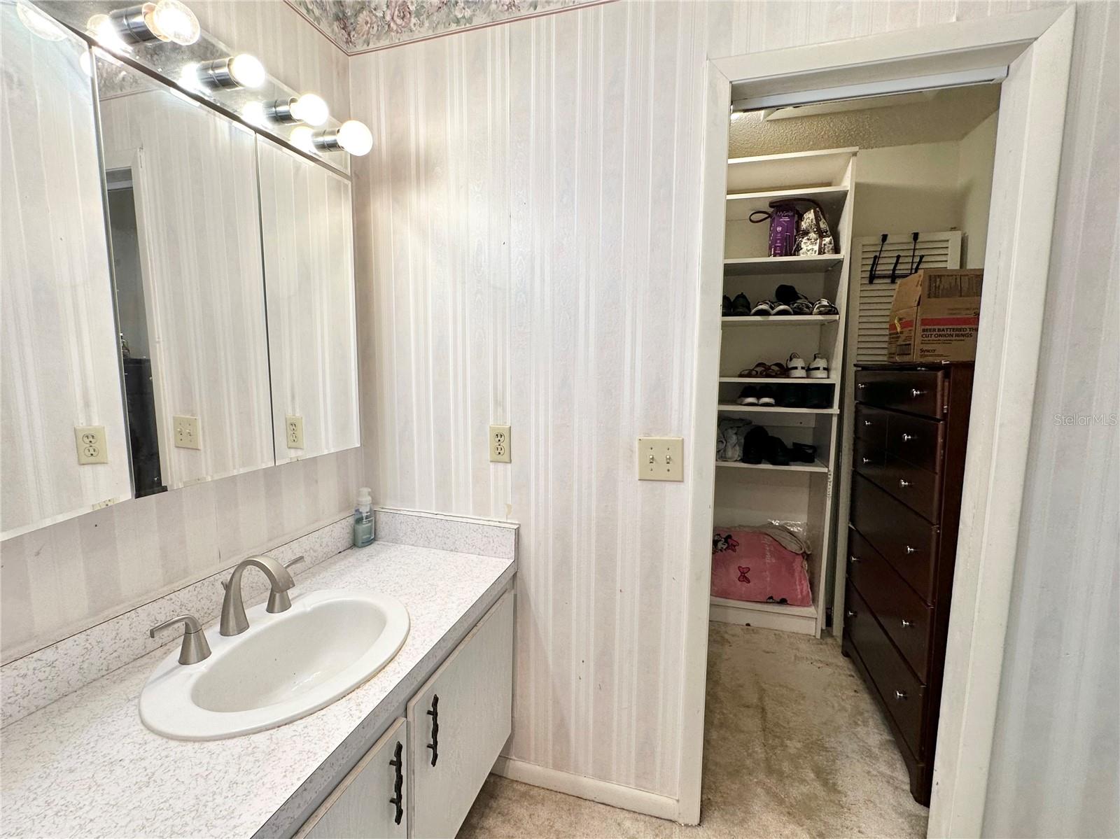 Image 31 of 50 For 7414 Acorn Circle