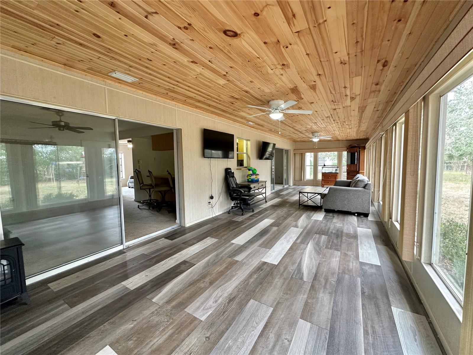 Image 34 of 50 For 7414 Acorn Circle