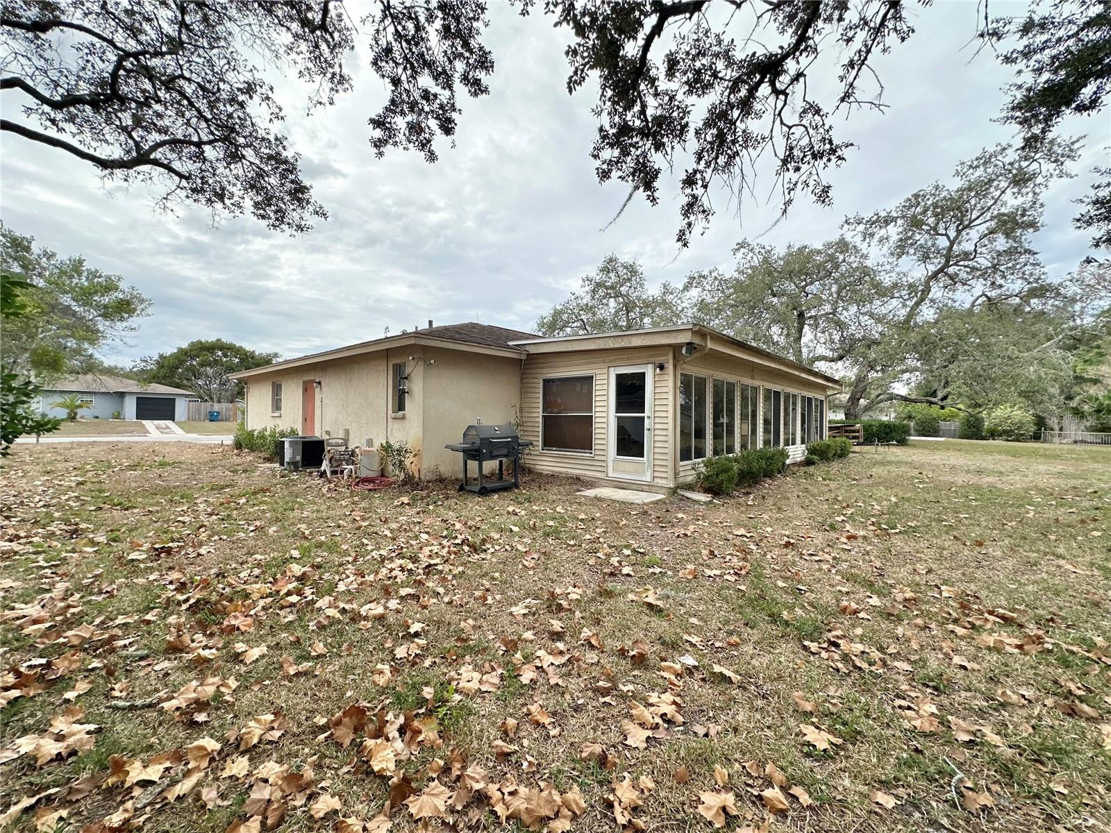 Image 37 of 50 For 7414 Acorn Circle