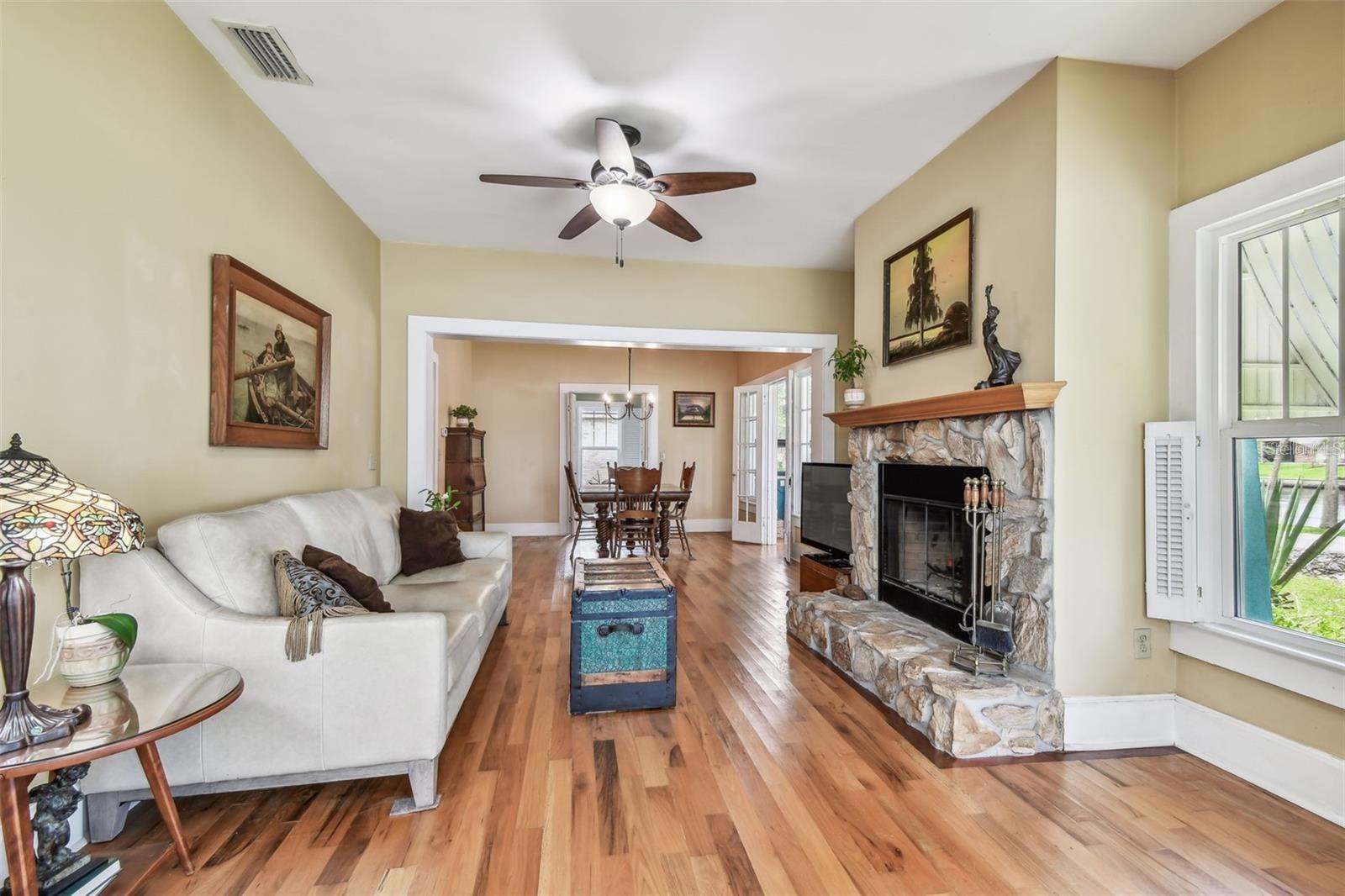 Image 22 of 54 For 7342 Grand Boulevard