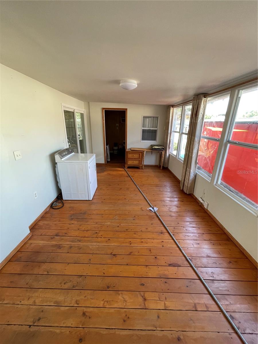 Image 21 of 27 For 8510 Willow Avenue