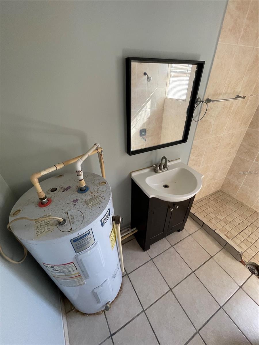 Image 26 of 27 For 8510 Willow Avenue