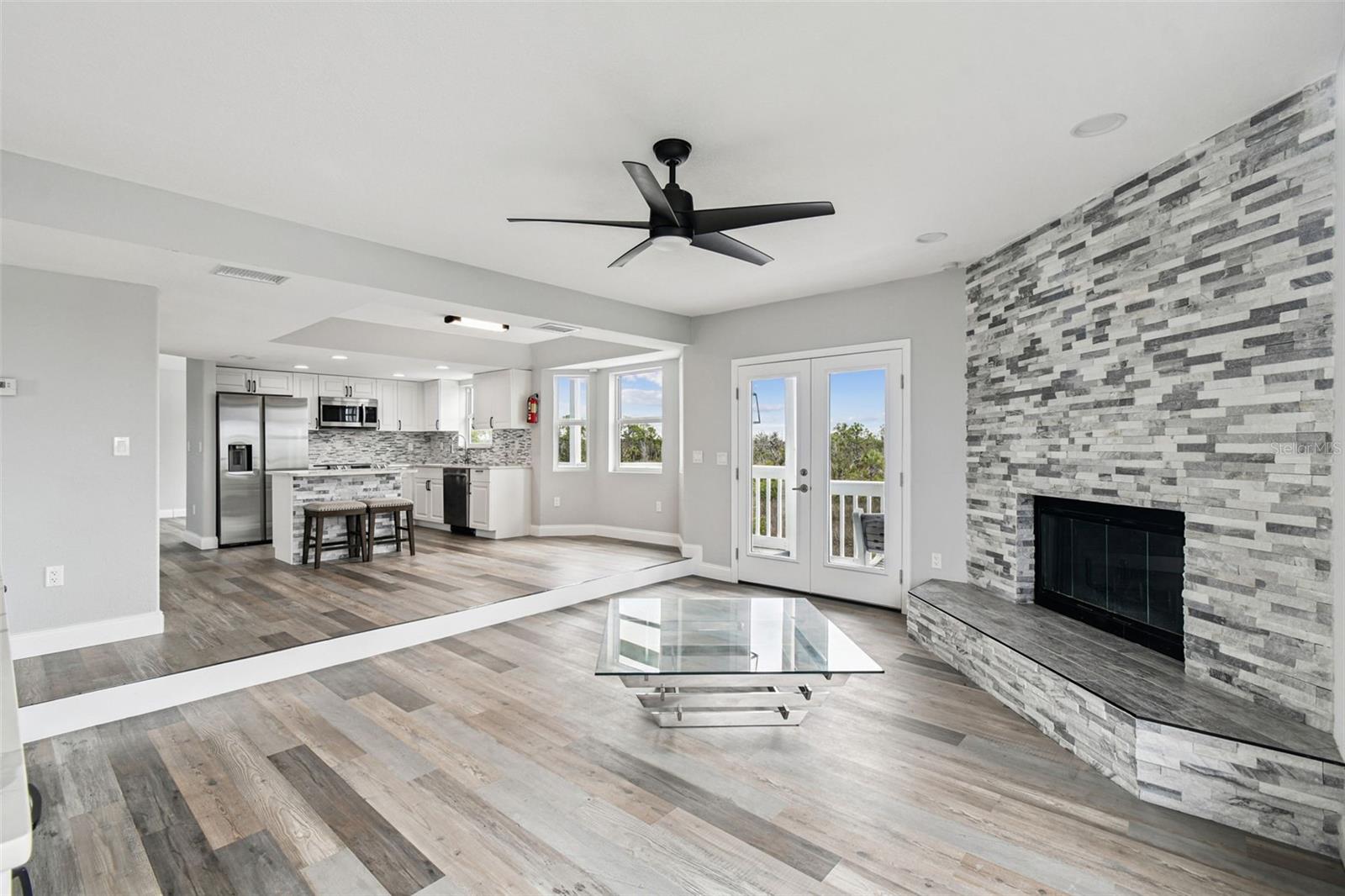 Image 17 of 44 For 6952 Southwind Drive