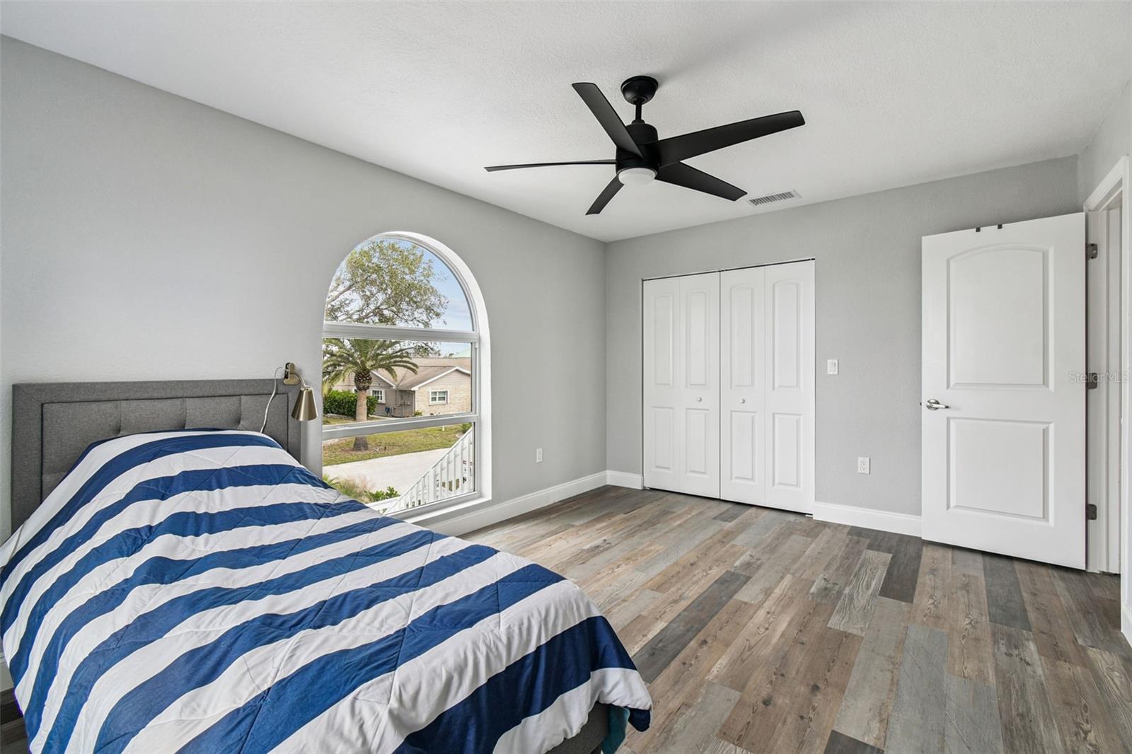 Image 23 of 44 For 6952 Southwind Drive