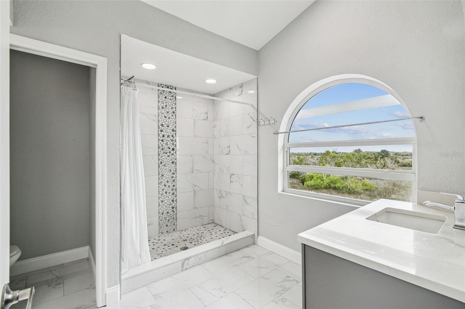 Image 27 of 44 For 6952 Southwind Drive