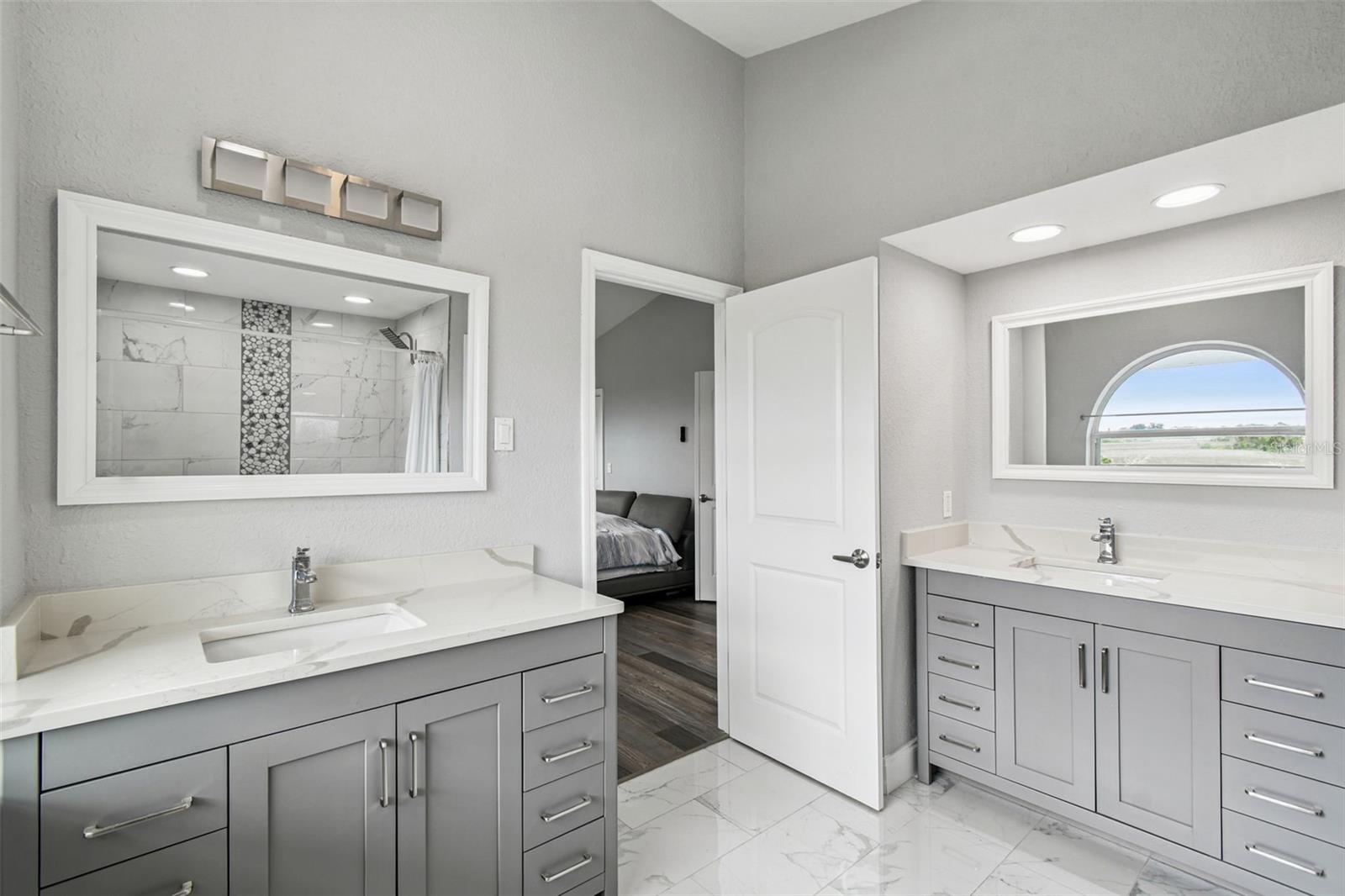 Image 28 of 44 For 6952 Southwind Drive