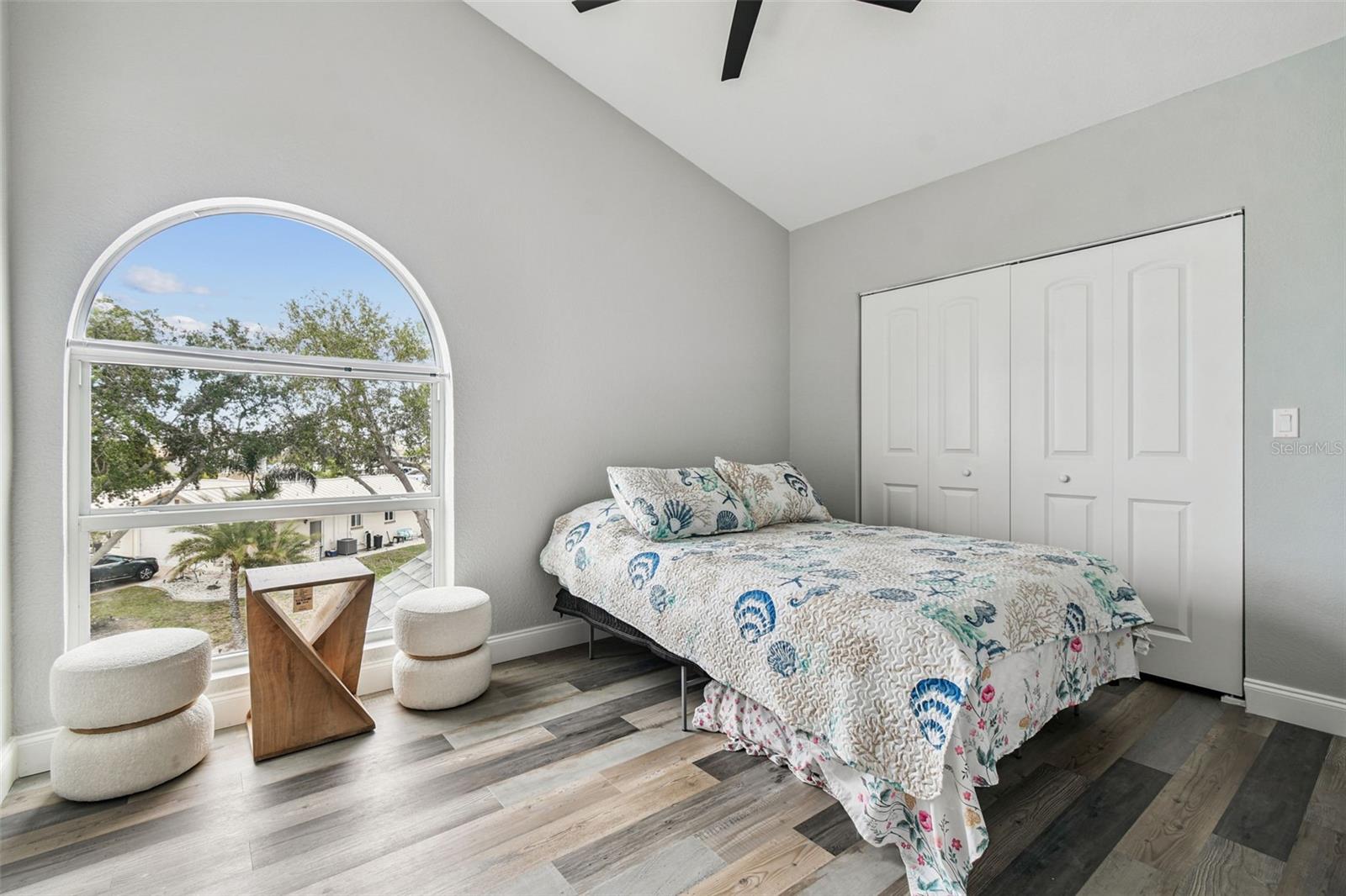 Image 32 of 44 For 6952 Southwind Drive