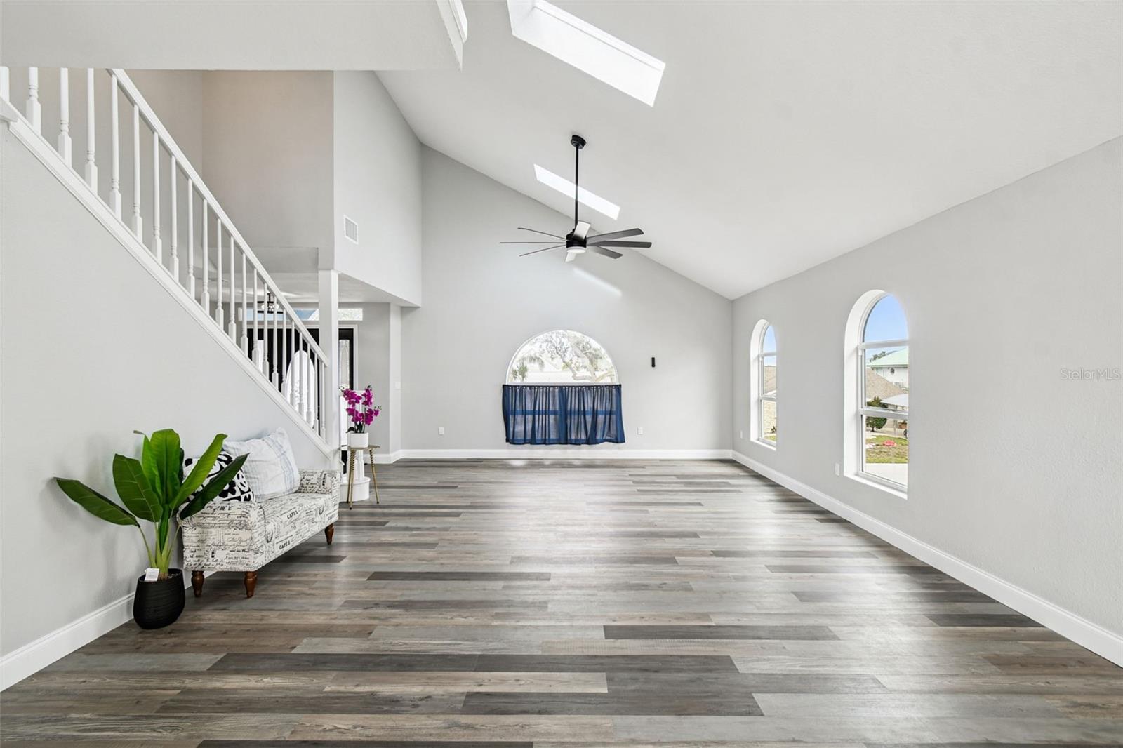 Image 8 of 44 For 6952 Southwind Drive