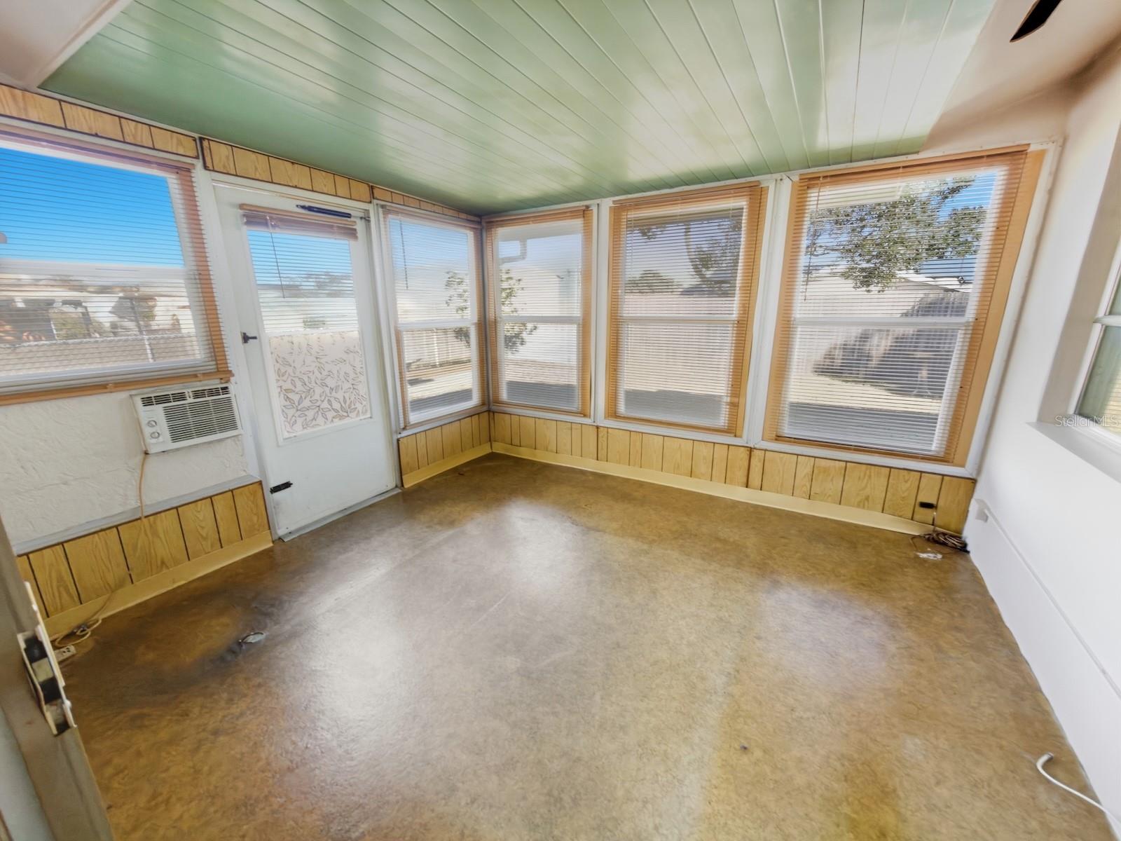 Image 30 of 40 For 7903 Valmy Lane