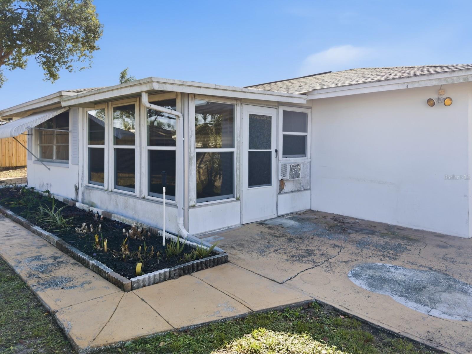 Image 31 of 40 For 7903 Valmy Lane