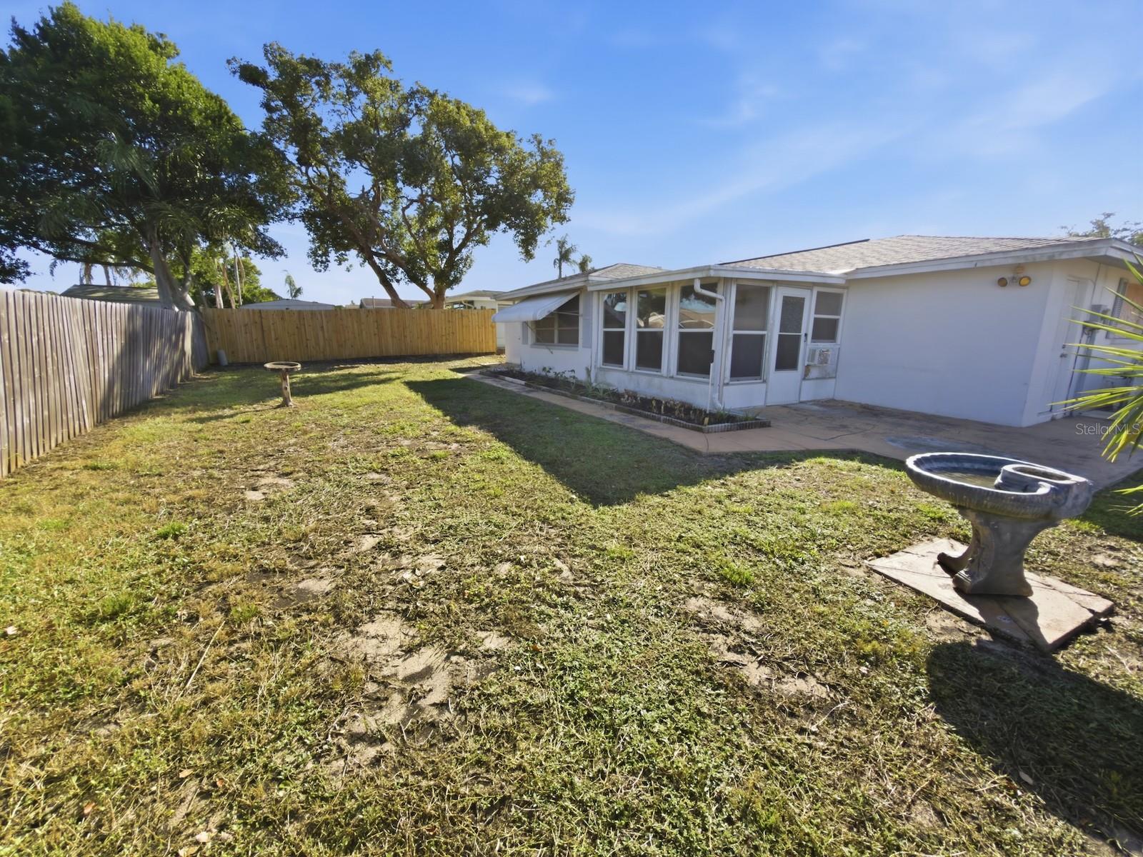 Image 33 of 40 For 7903 Valmy Lane