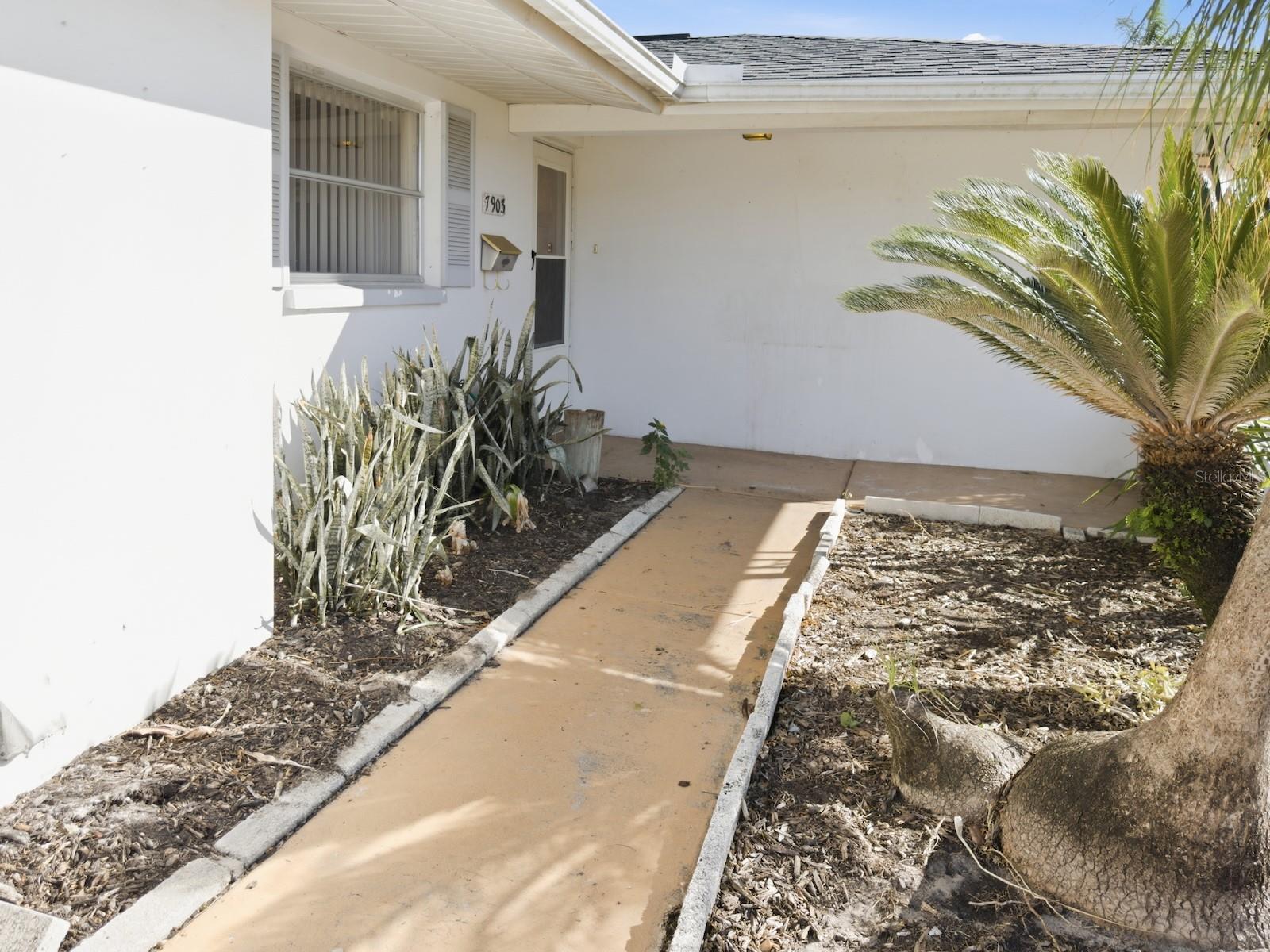 Image 5 of 40 For 7903 Valmy Lane