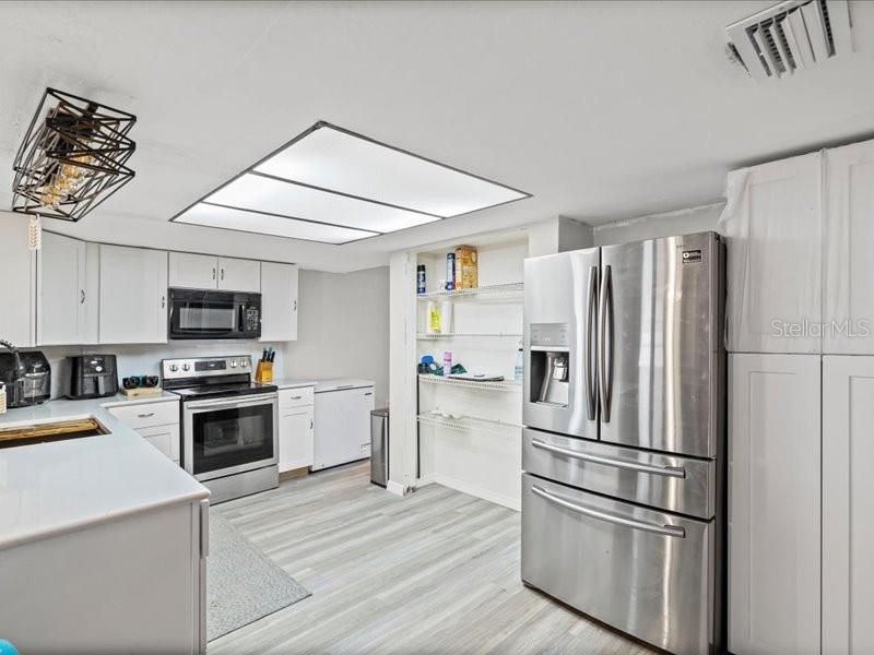 Image 13 of 32 For 3720 Warbler Drive