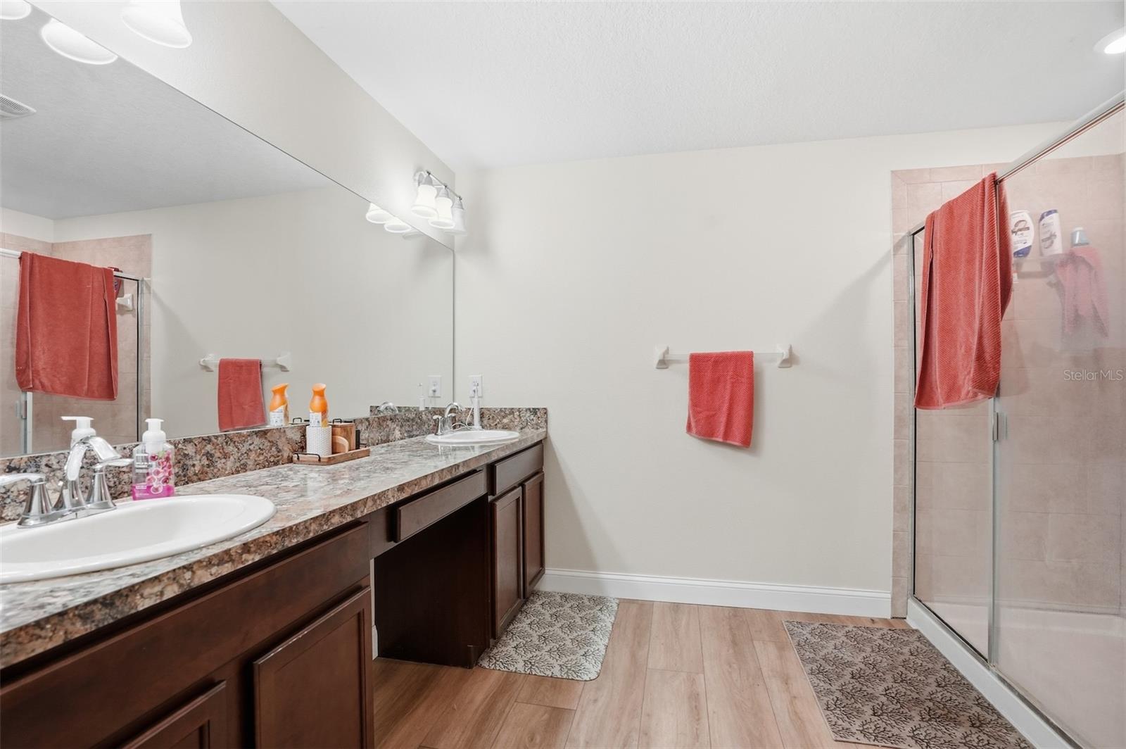 Image 18 of 34 For 10118 Penwood Way