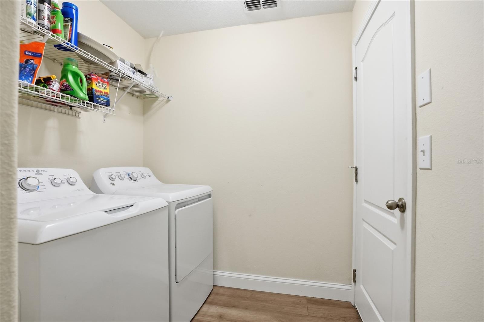 Image 22 of 34 For 10118 Penwood Way