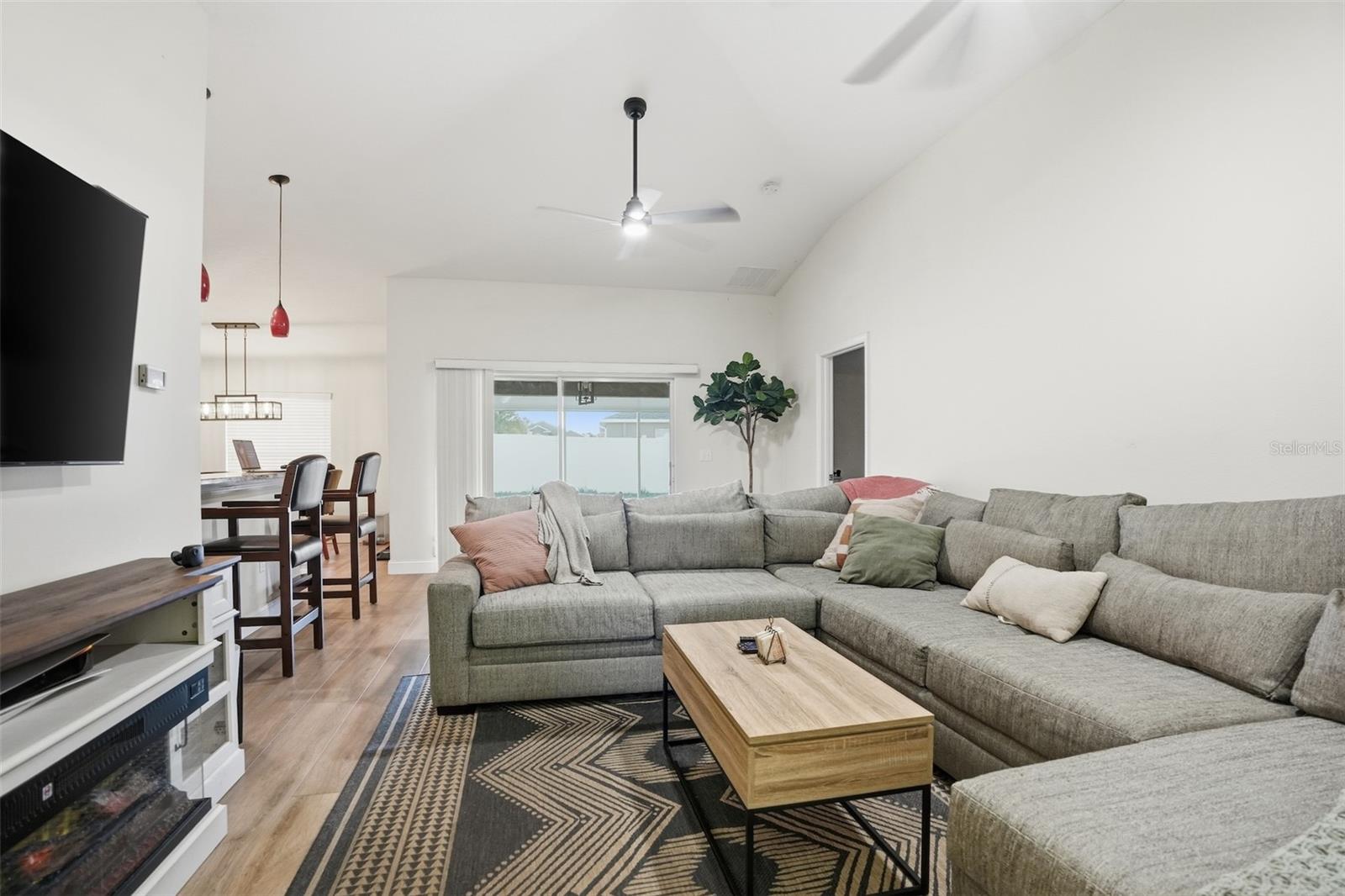 Image 4 of 34 For 10118 Penwood Way