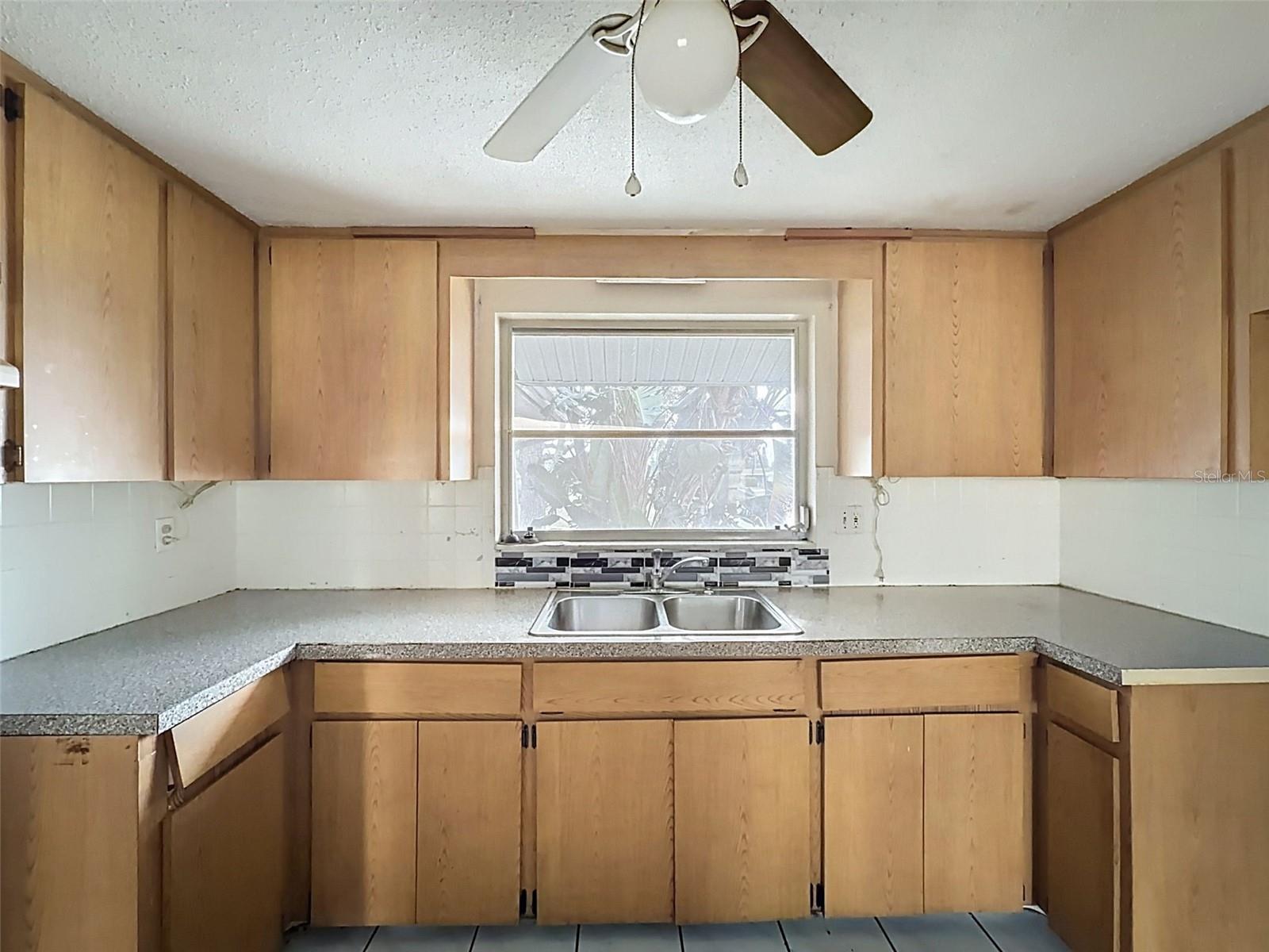 Image 2 of 26 For 7931 Lotus Drive