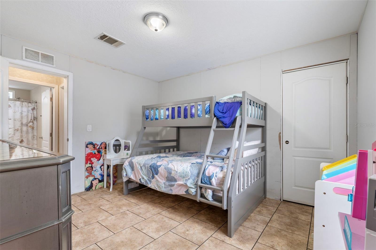 Image 17 of 34 For 17736 Medley Avenue