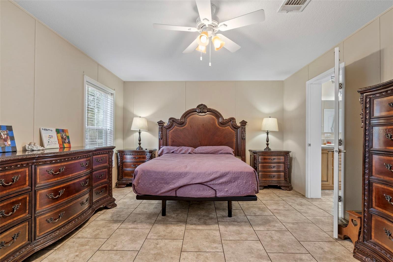 Image 18 of 34 For 17736 Medley Avenue