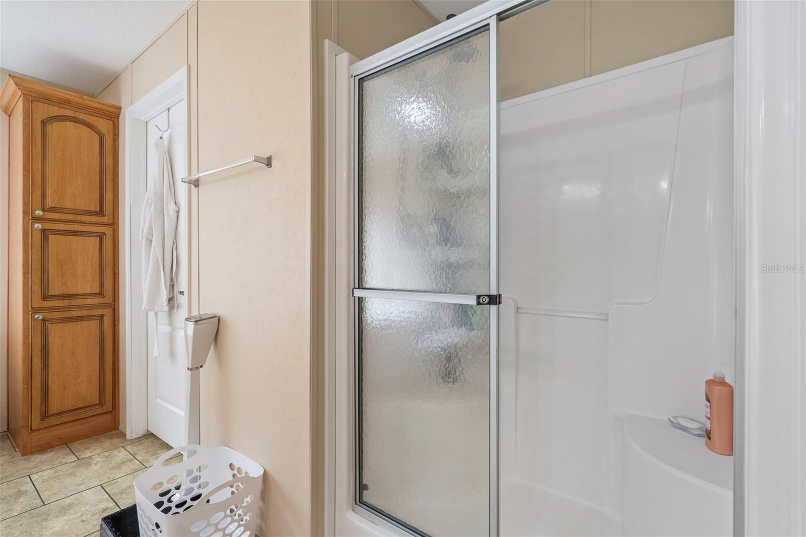 Image 22 of 34 For 17736 Medley Avenue