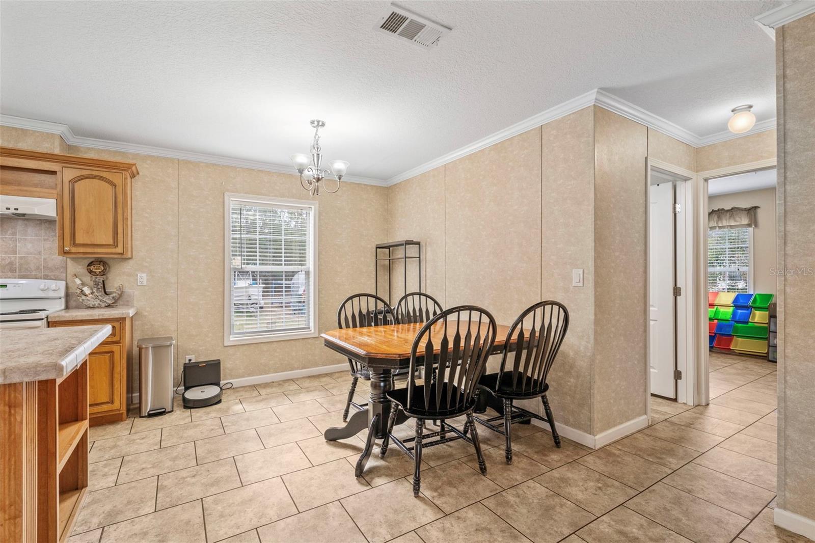 Image 7 of 34 For 17736 Medley Avenue