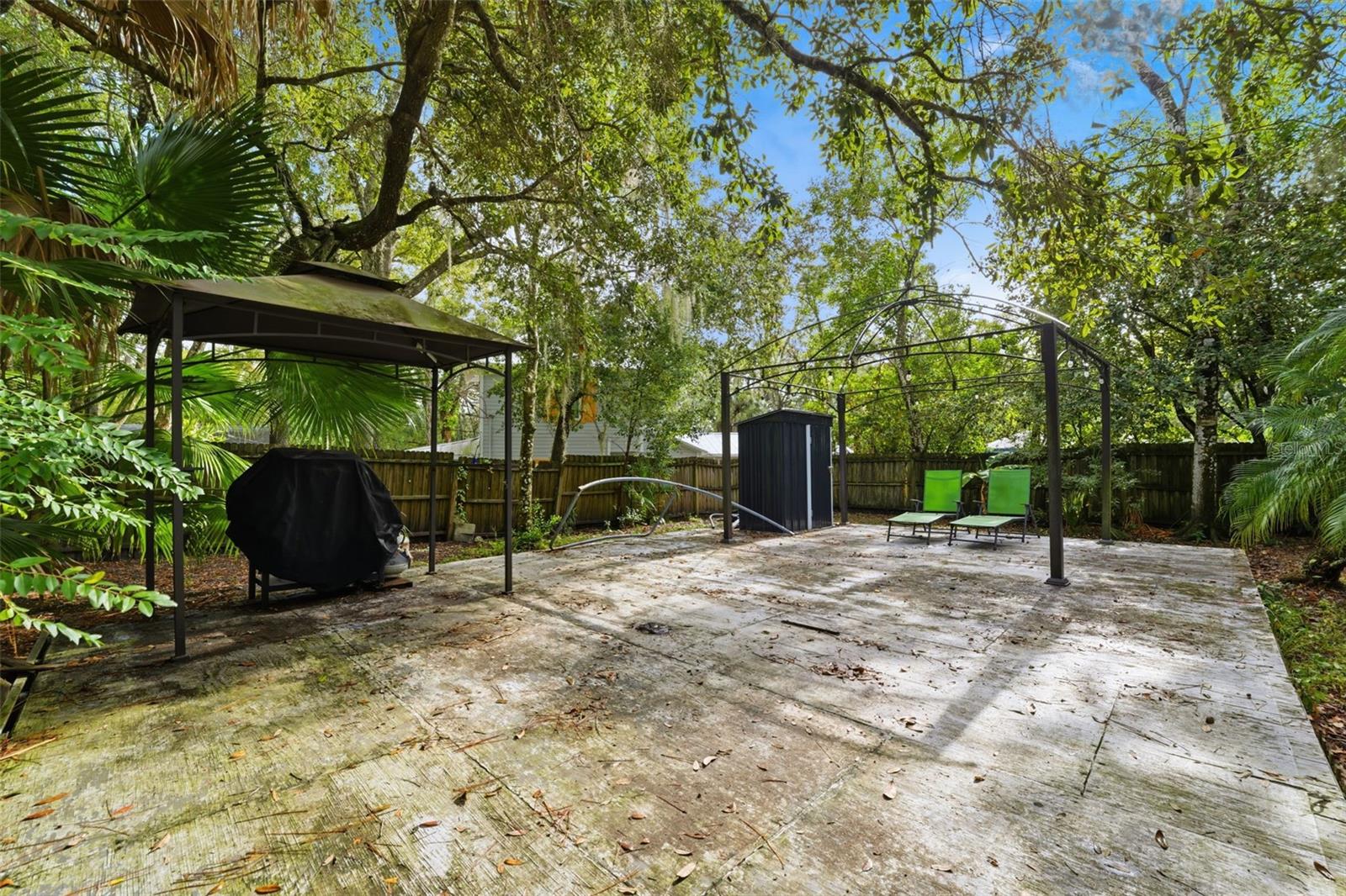 Image 23 of 71 For 117 Brooksville Avenue