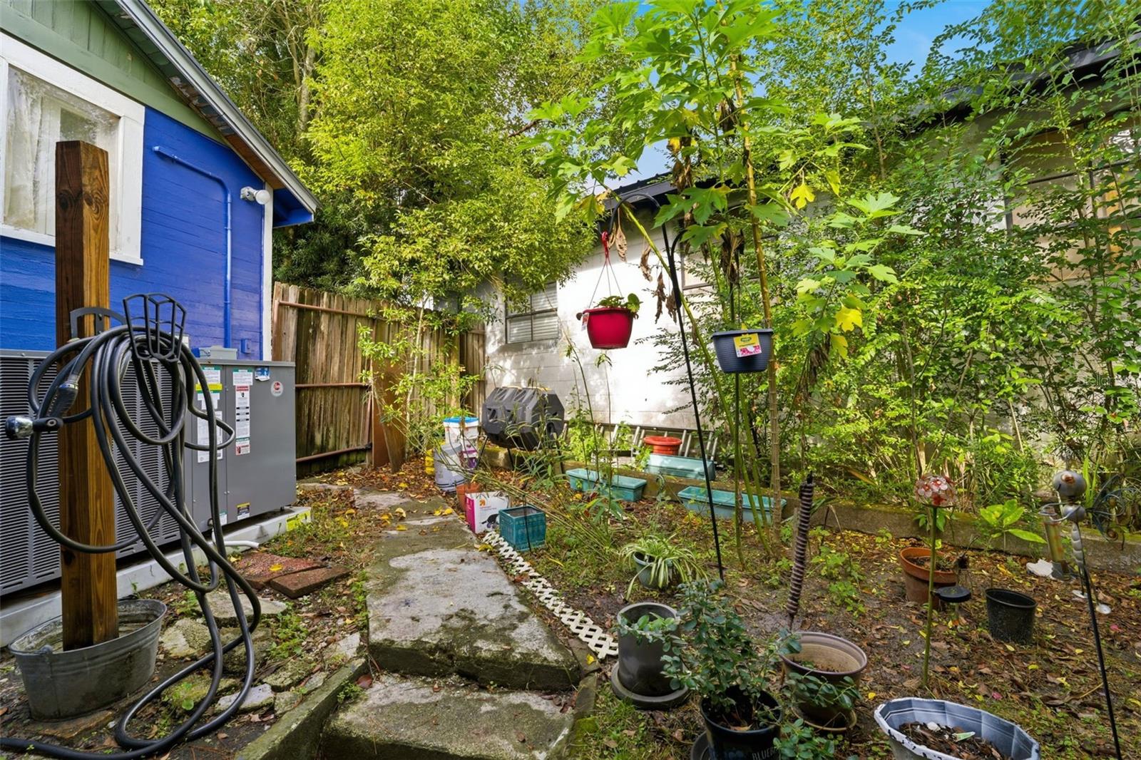 Image 29 of 71 For 117 Brooksville Avenue