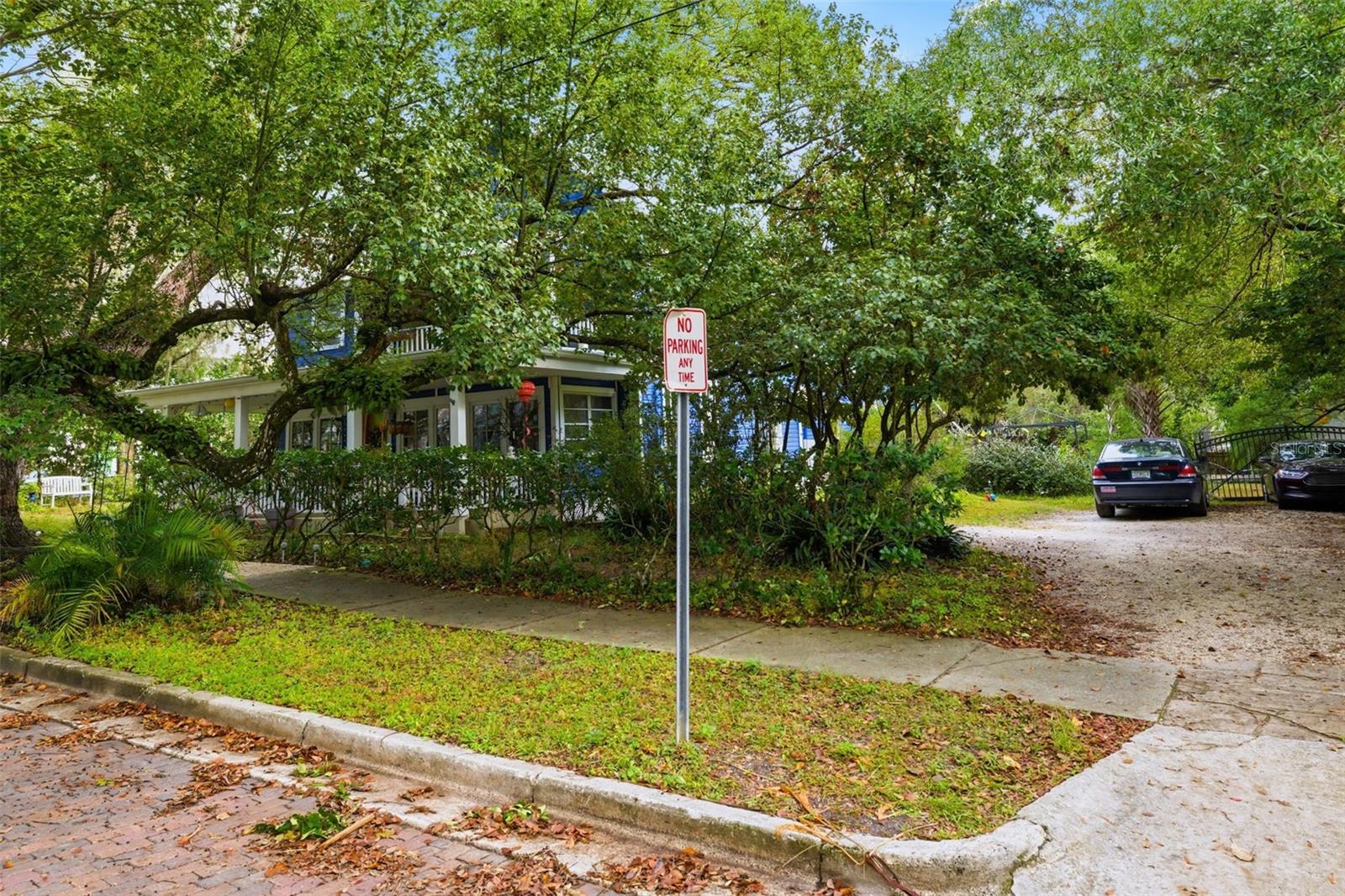 Image 50 of 71 For 117 Brooksville Avenue