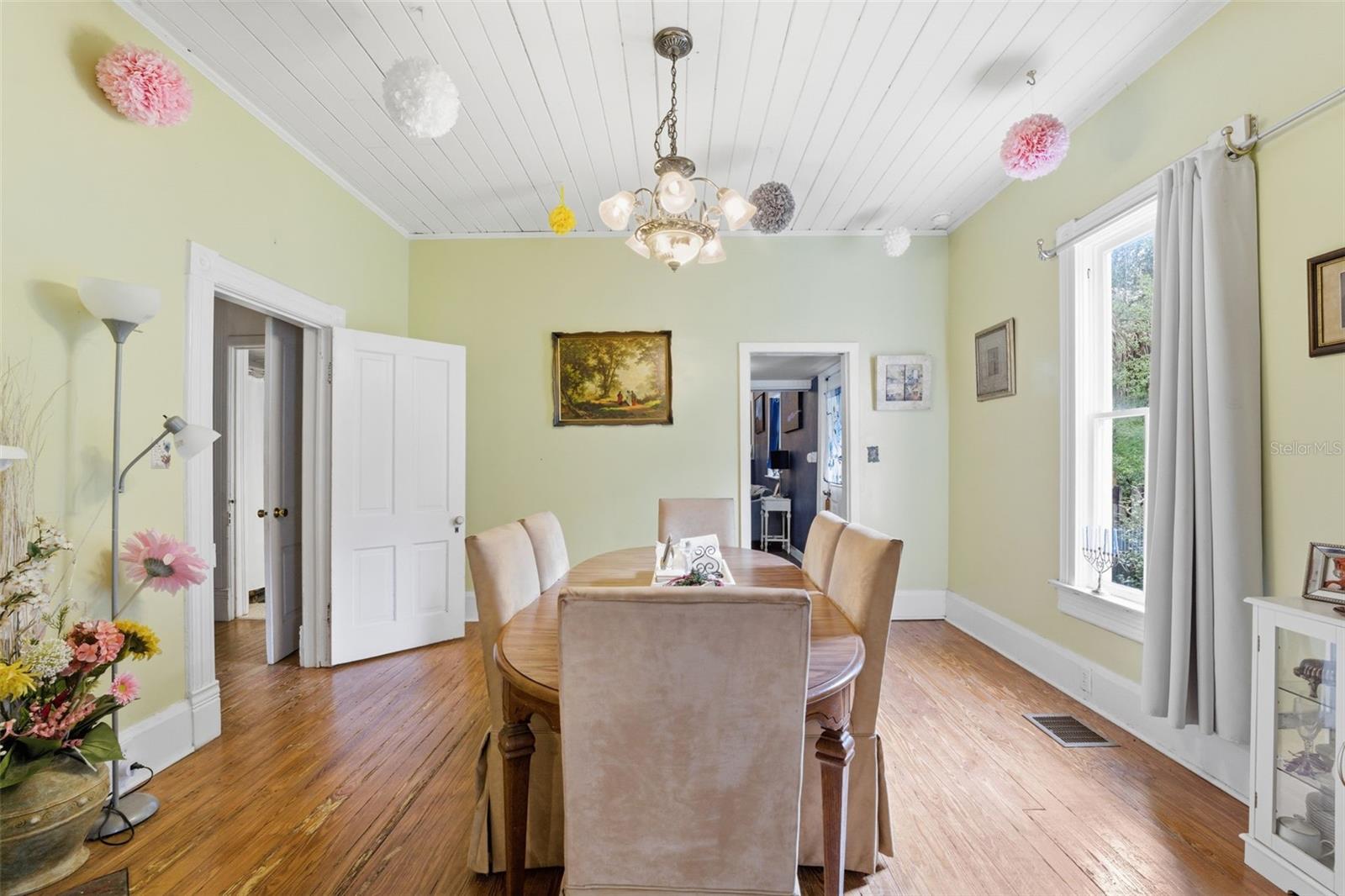 Image 57 of 71 For 117 Brooksville Avenue