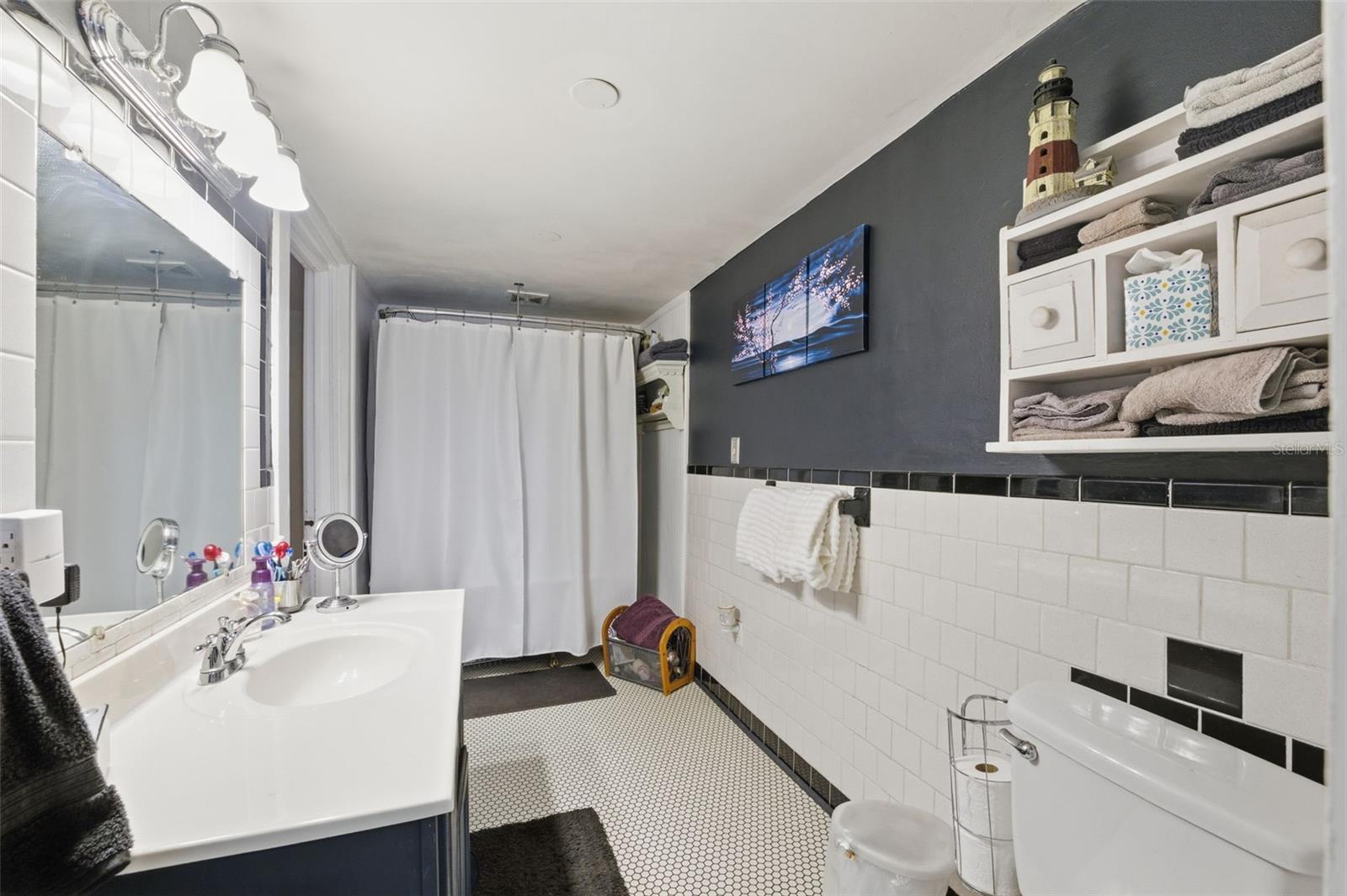 Image 59 of 71 For 117 Brooksville Avenue