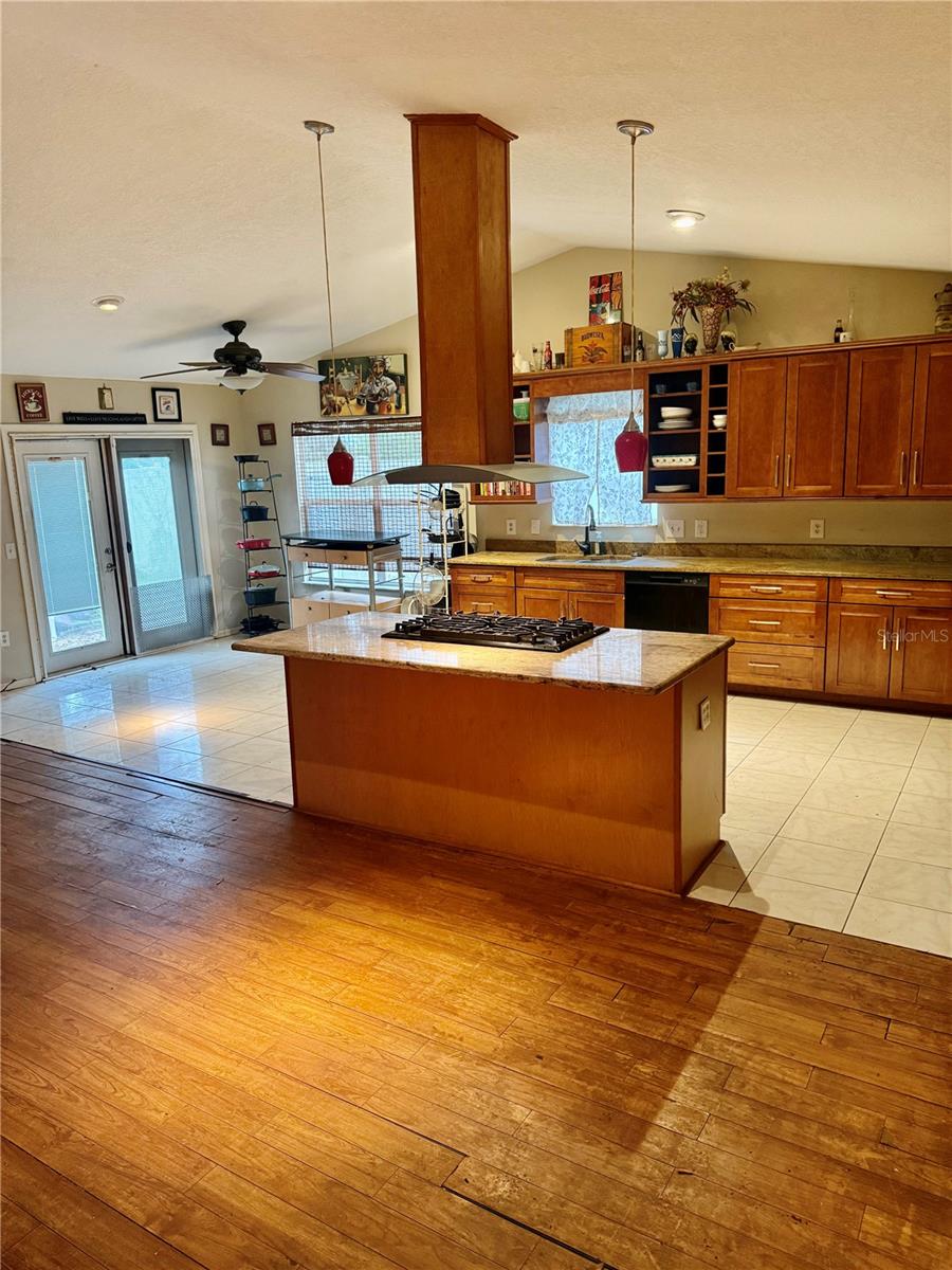 Image 11 of 13 For 2635 Glenview Drive