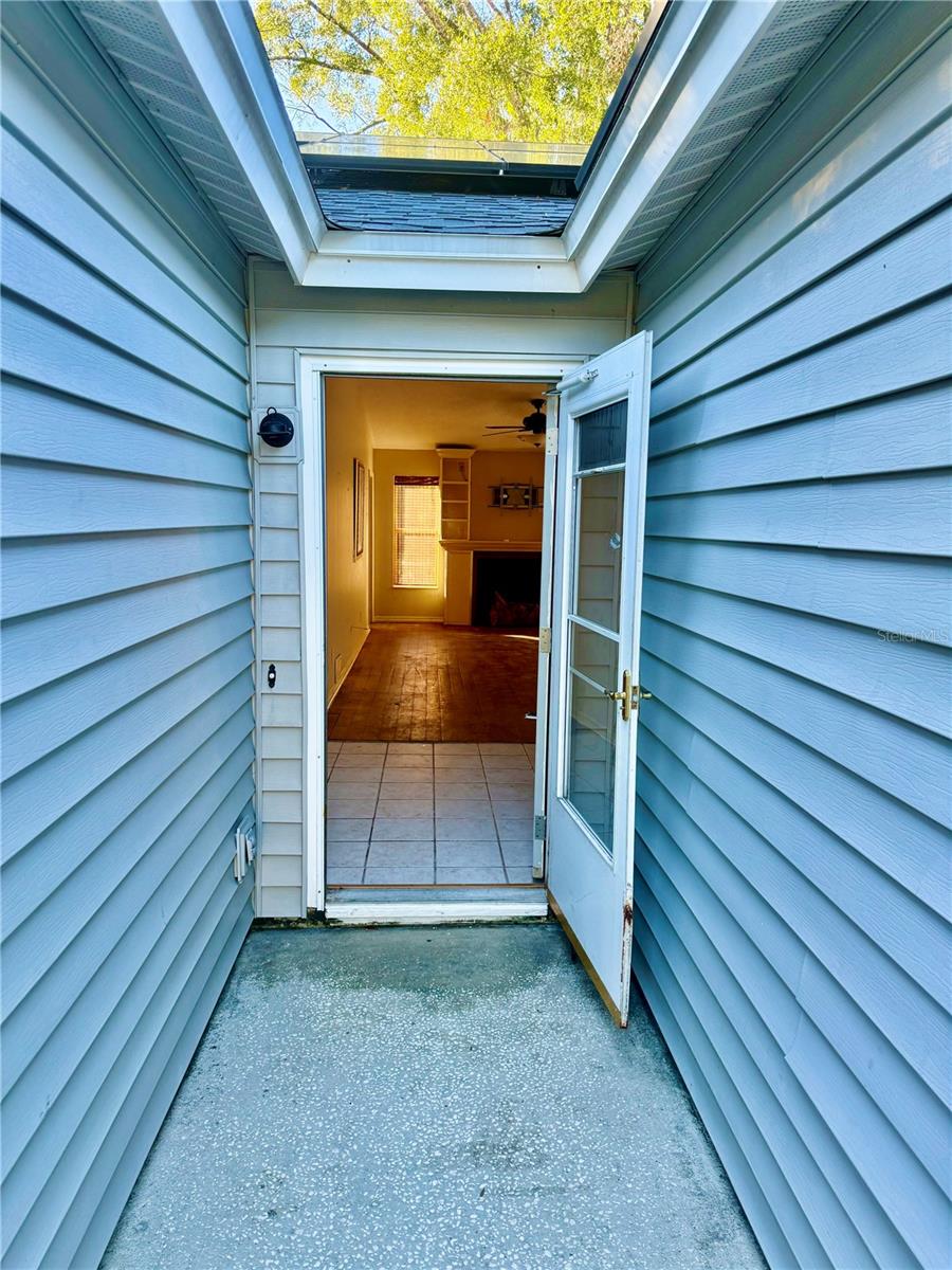 Image 17 of 48 For 2635 Glenview Drive