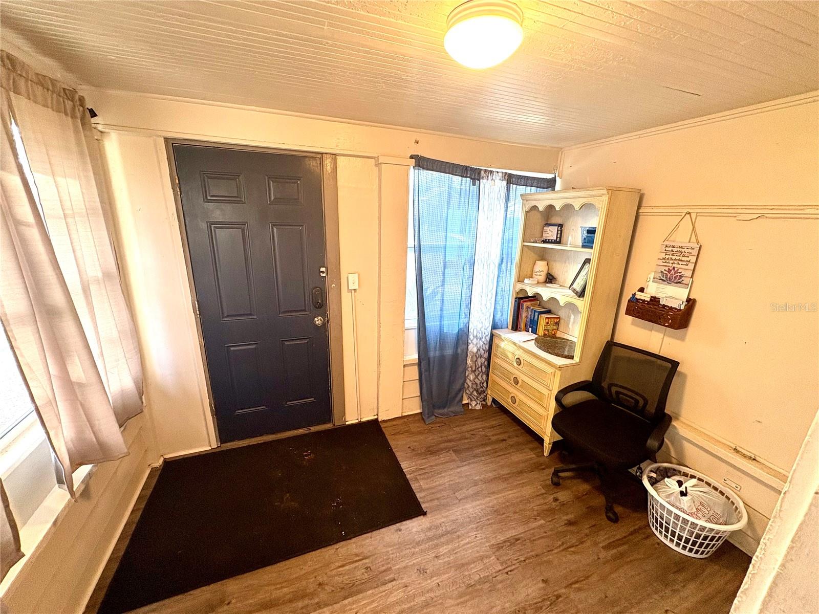 Image 3 of 20 For 1145 16th Avenue S B