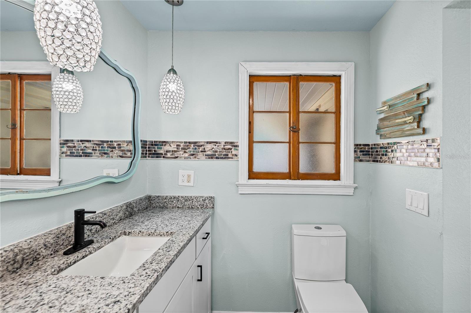 Image 10 of 41 For 5642 Riverview Drive