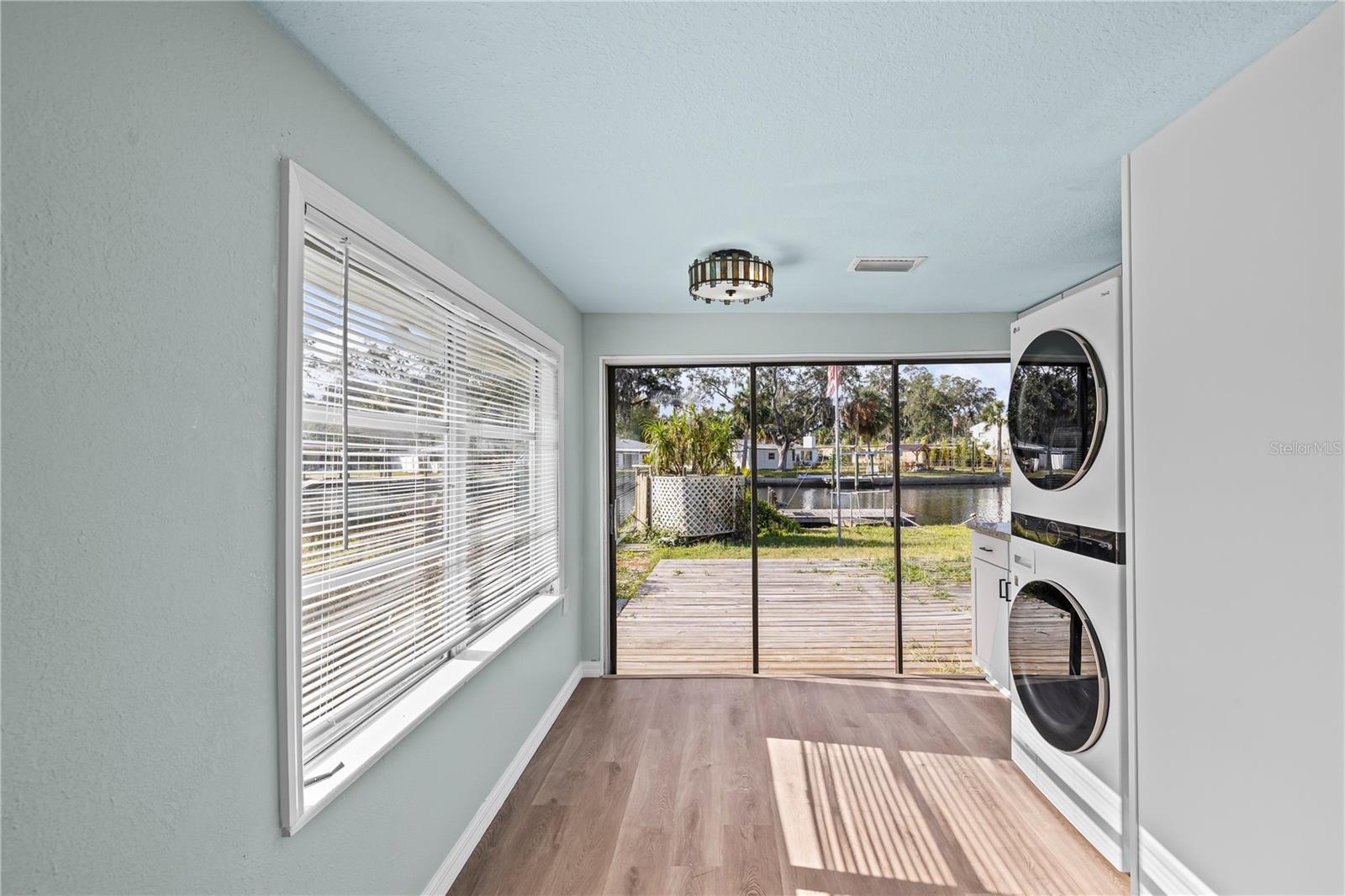 Image 11 of 41 For 5642 Riverview Drive