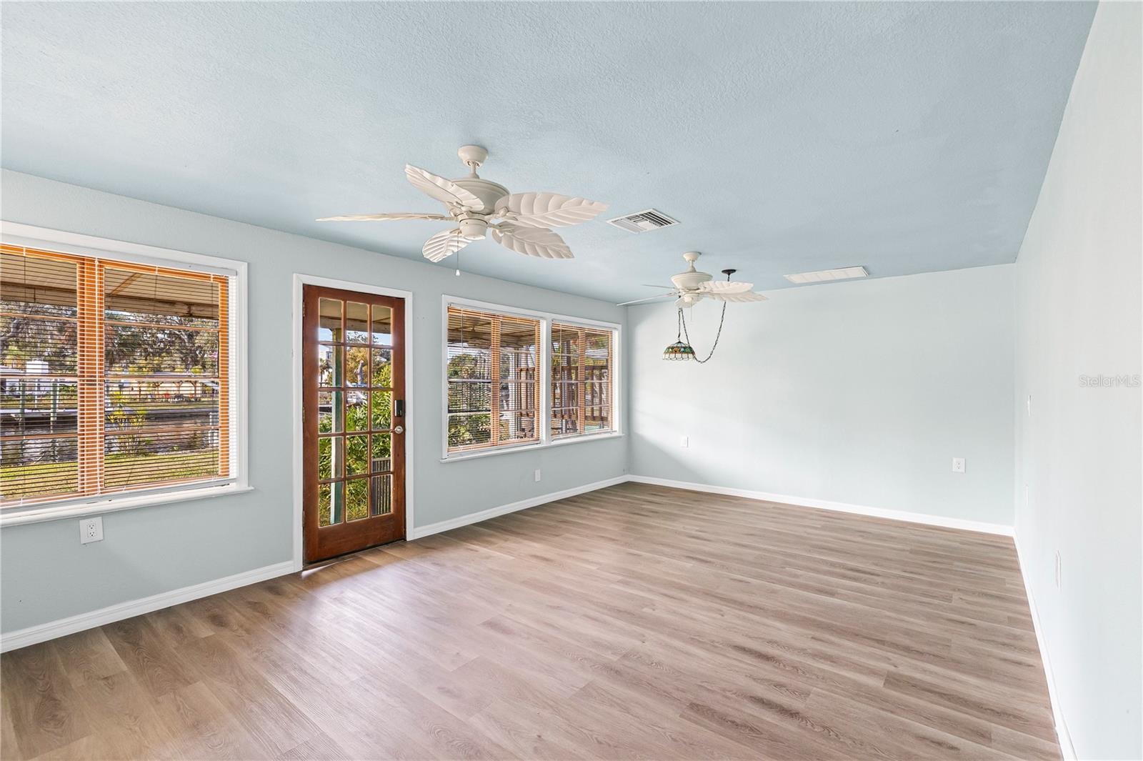 Image 16 of 41 For 5642 Riverview Drive