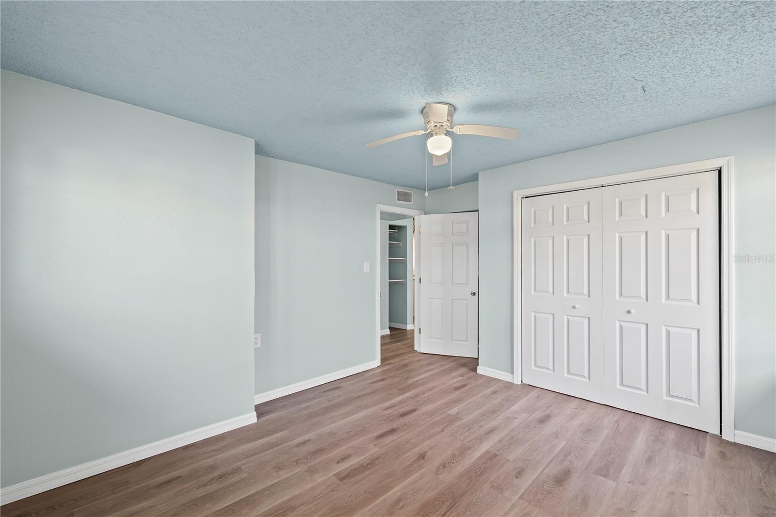 Image 18 of 41 For 5642 Riverview Drive