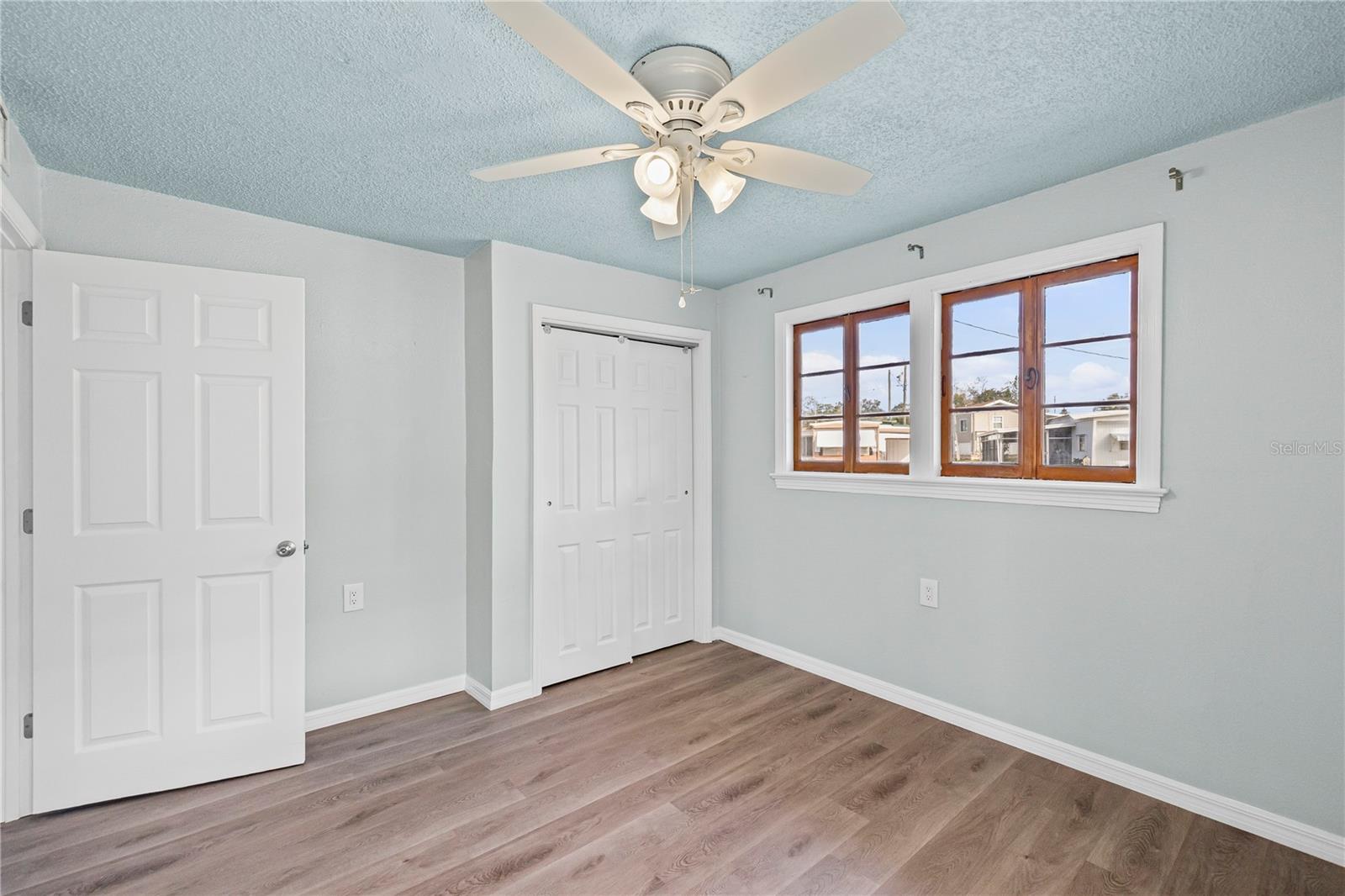 Image 20 of 41 For 5642 Riverview Drive