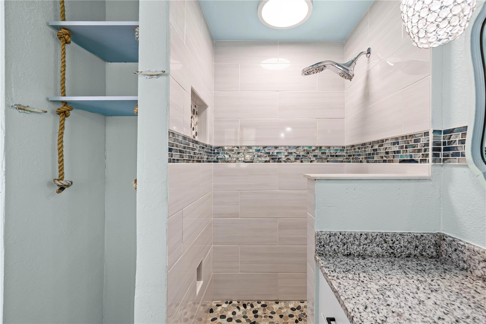 Image 9 of 41 For 5642 Riverview Drive