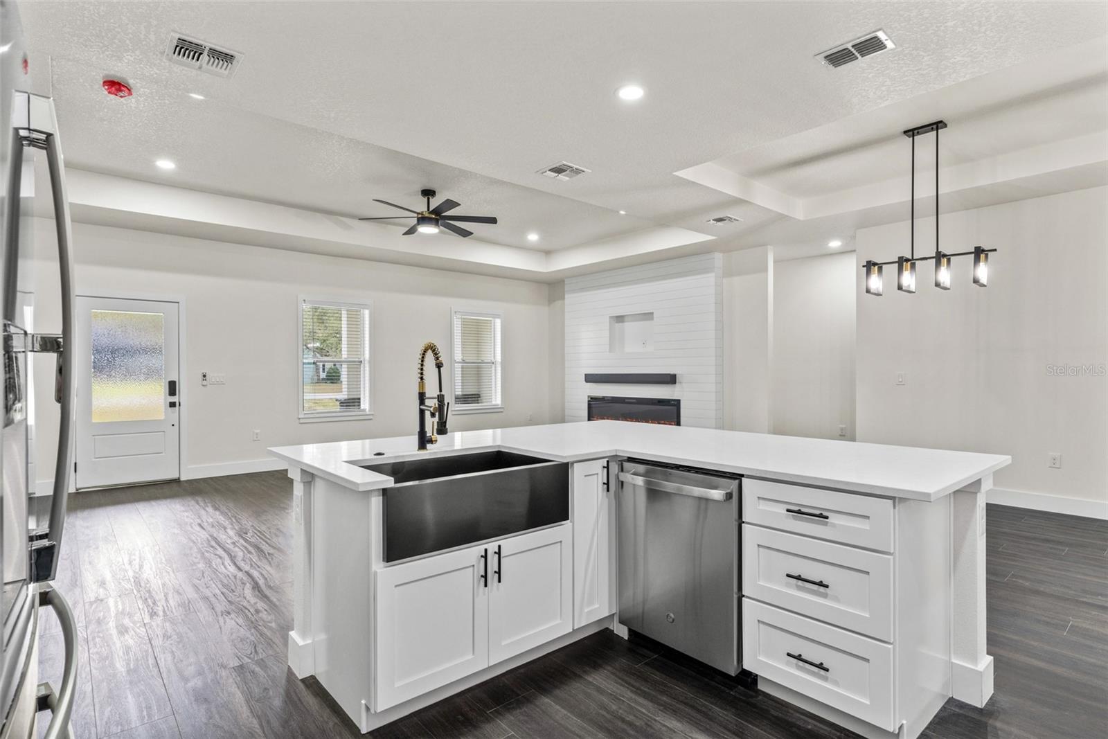 Image 16 of 69 For 11374 Paramount Avenue