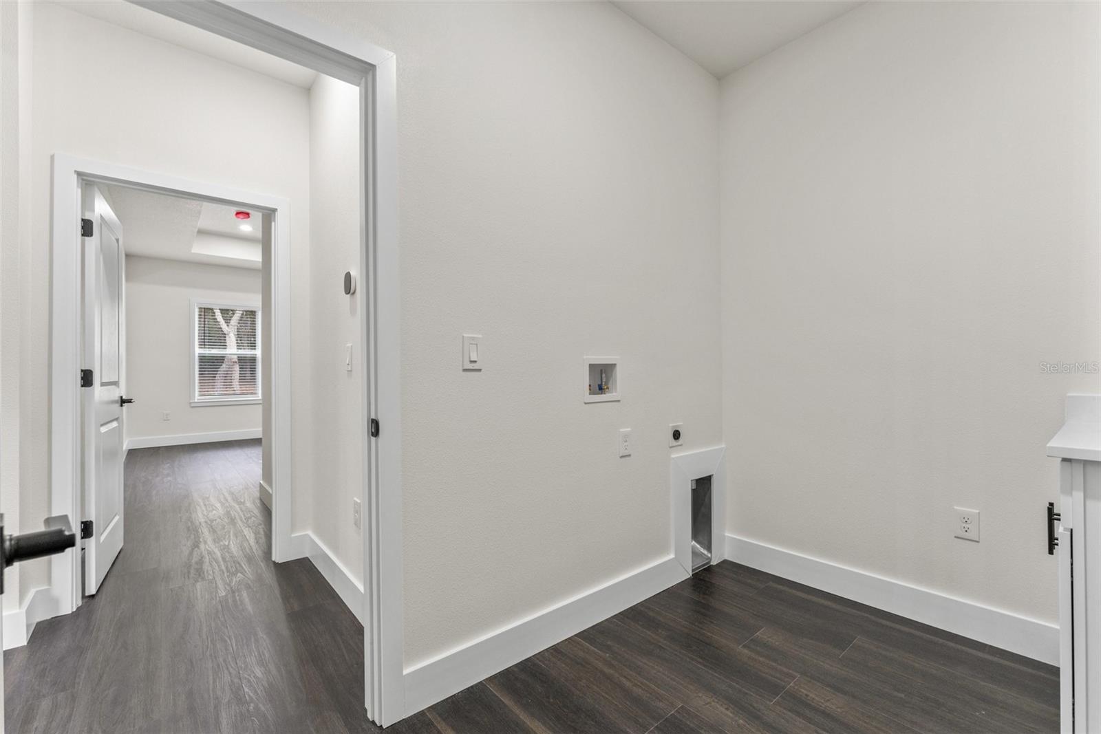 Image 22 of 69 For 11374 Paramount Avenue