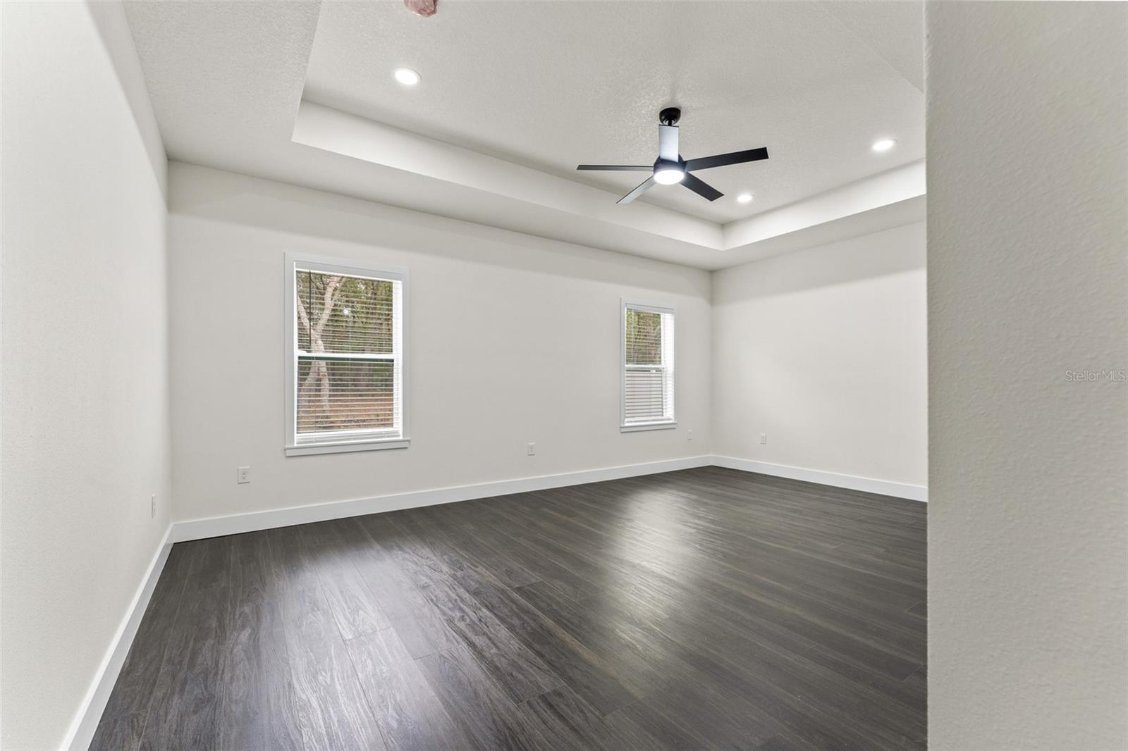 Image 23 of 69 For 11374 Paramount Avenue