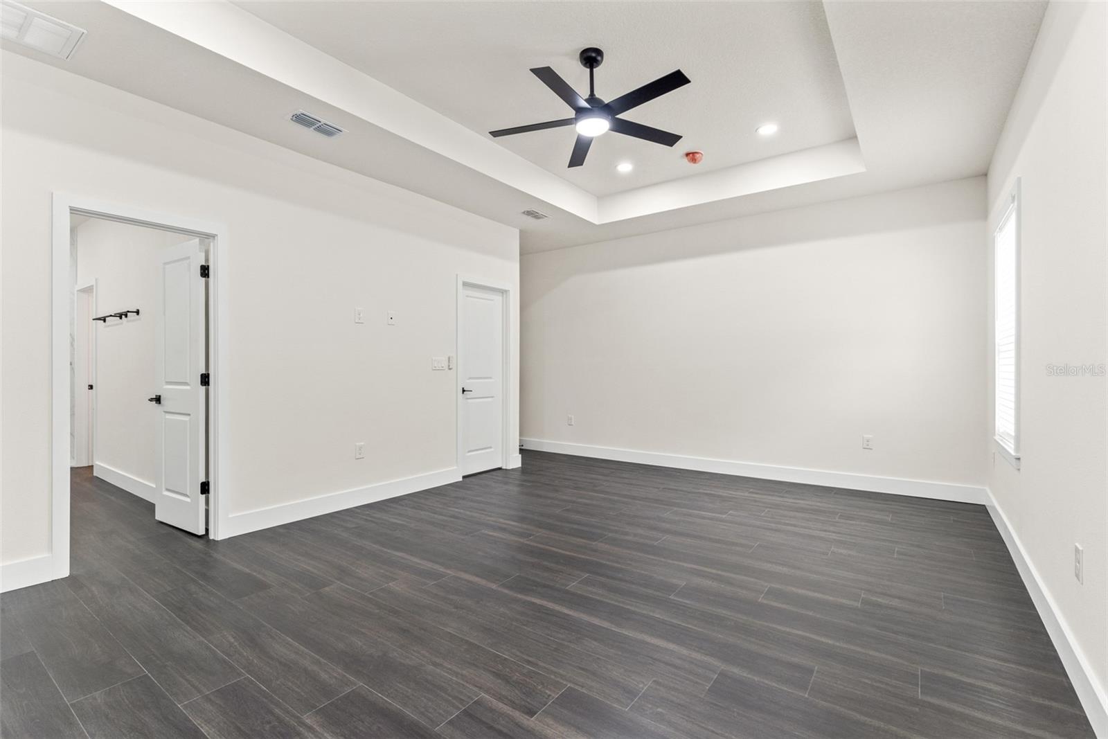 Image 25 of 69 For 11374 Paramount Avenue