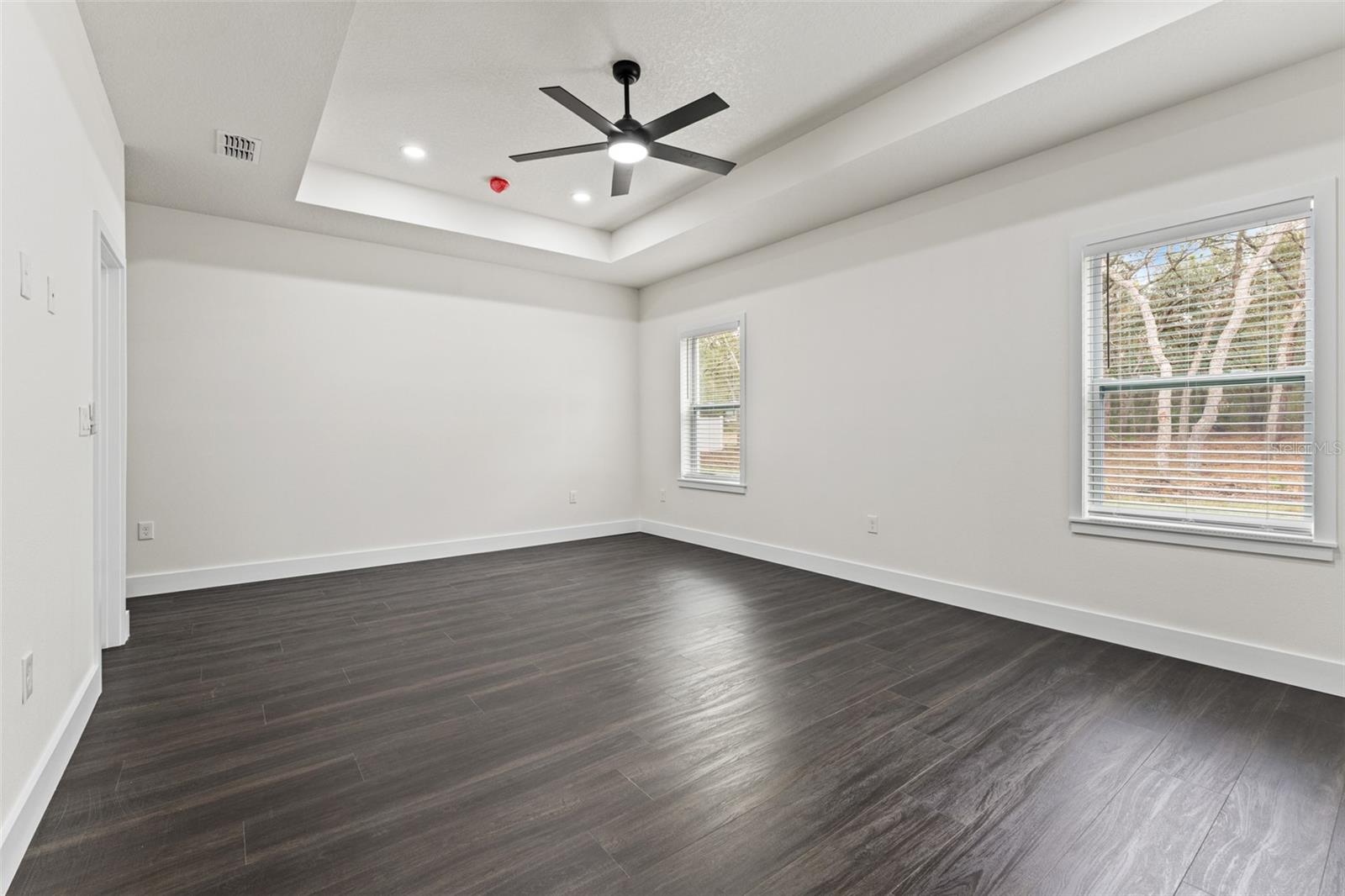 Image 27 of 69 For 11374 Paramount Avenue