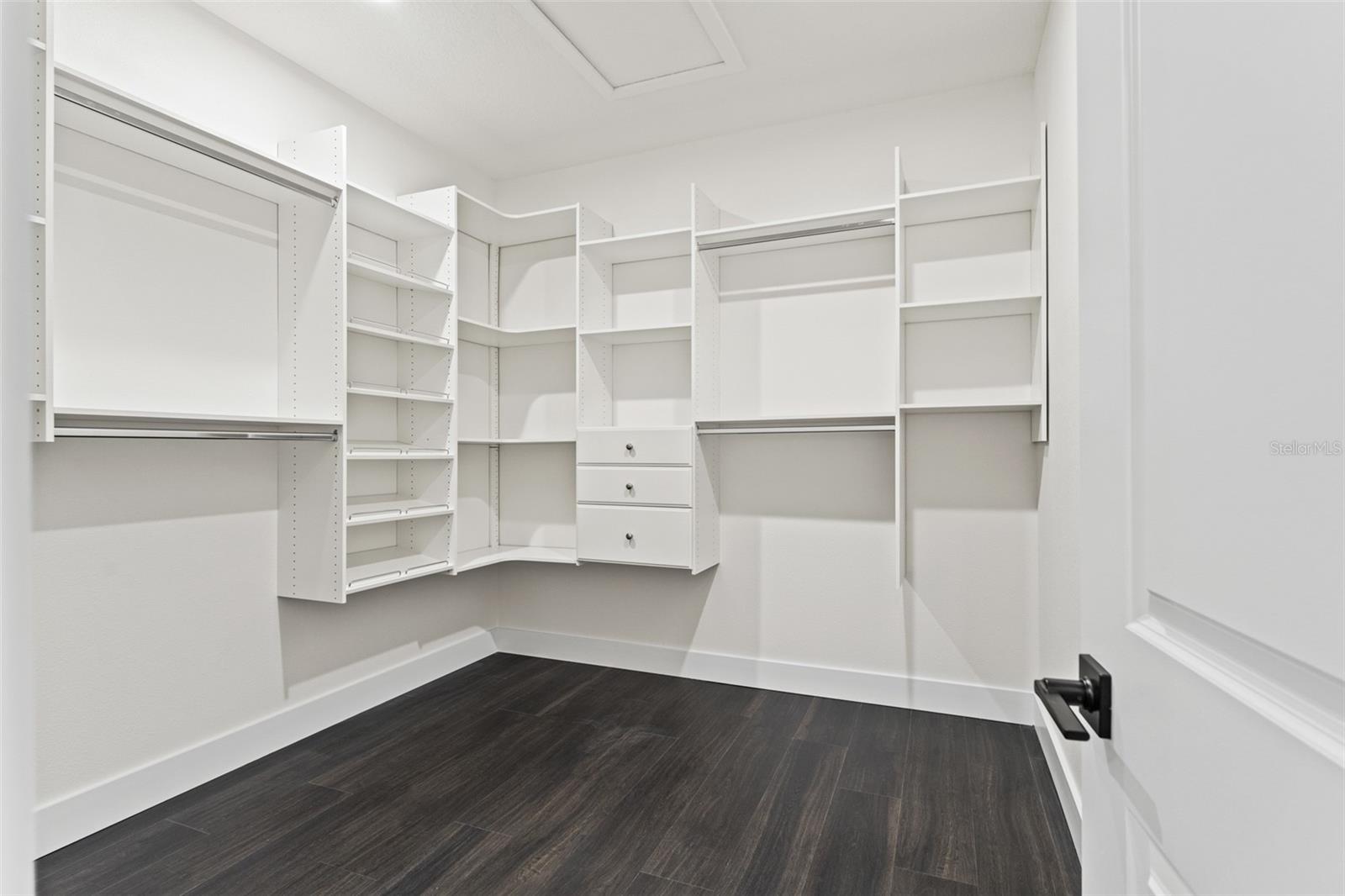 Image 34 of 69 For 11374 Paramount Avenue