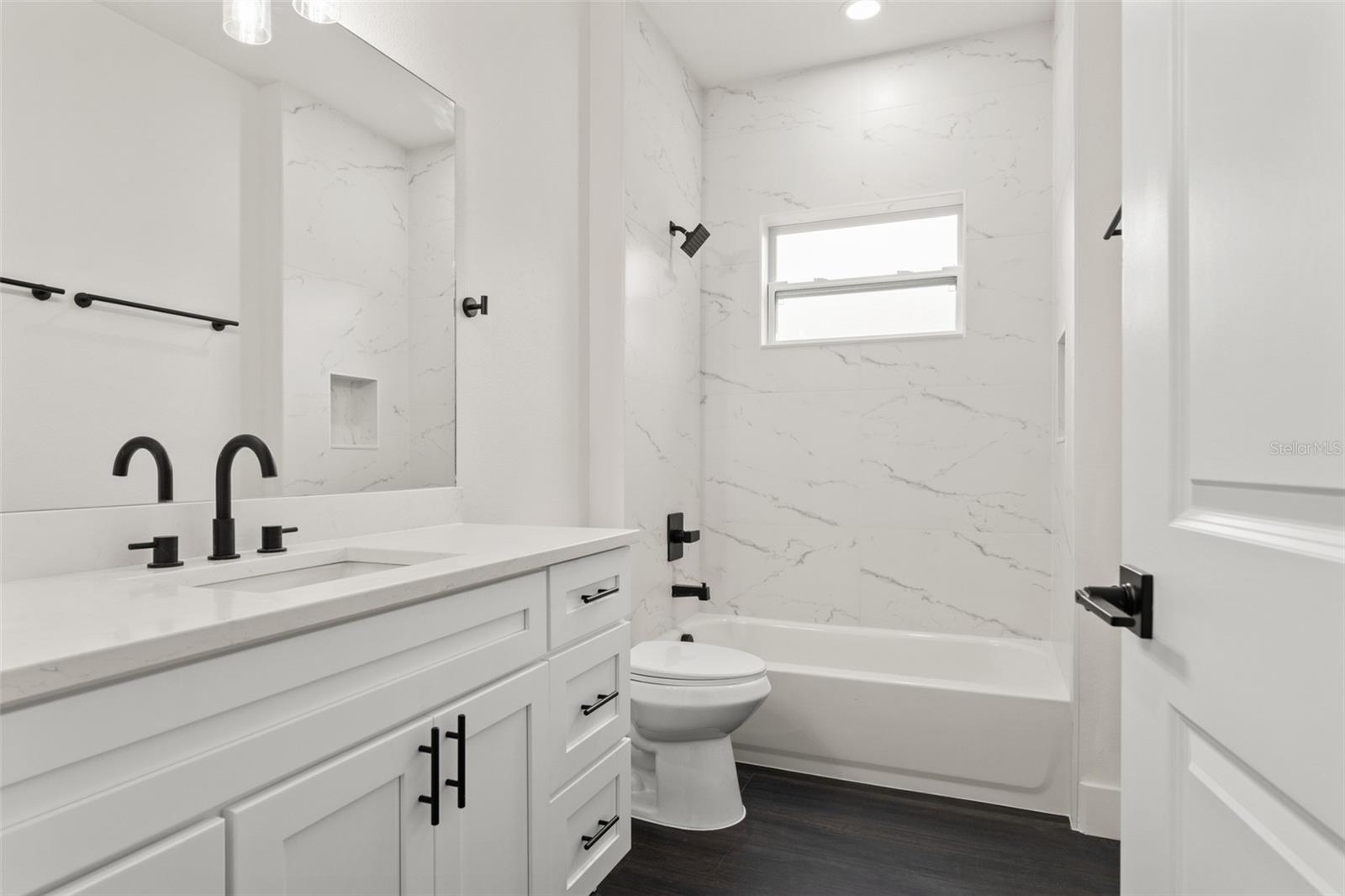 Image 39 of 69 For 11374 Paramount Avenue